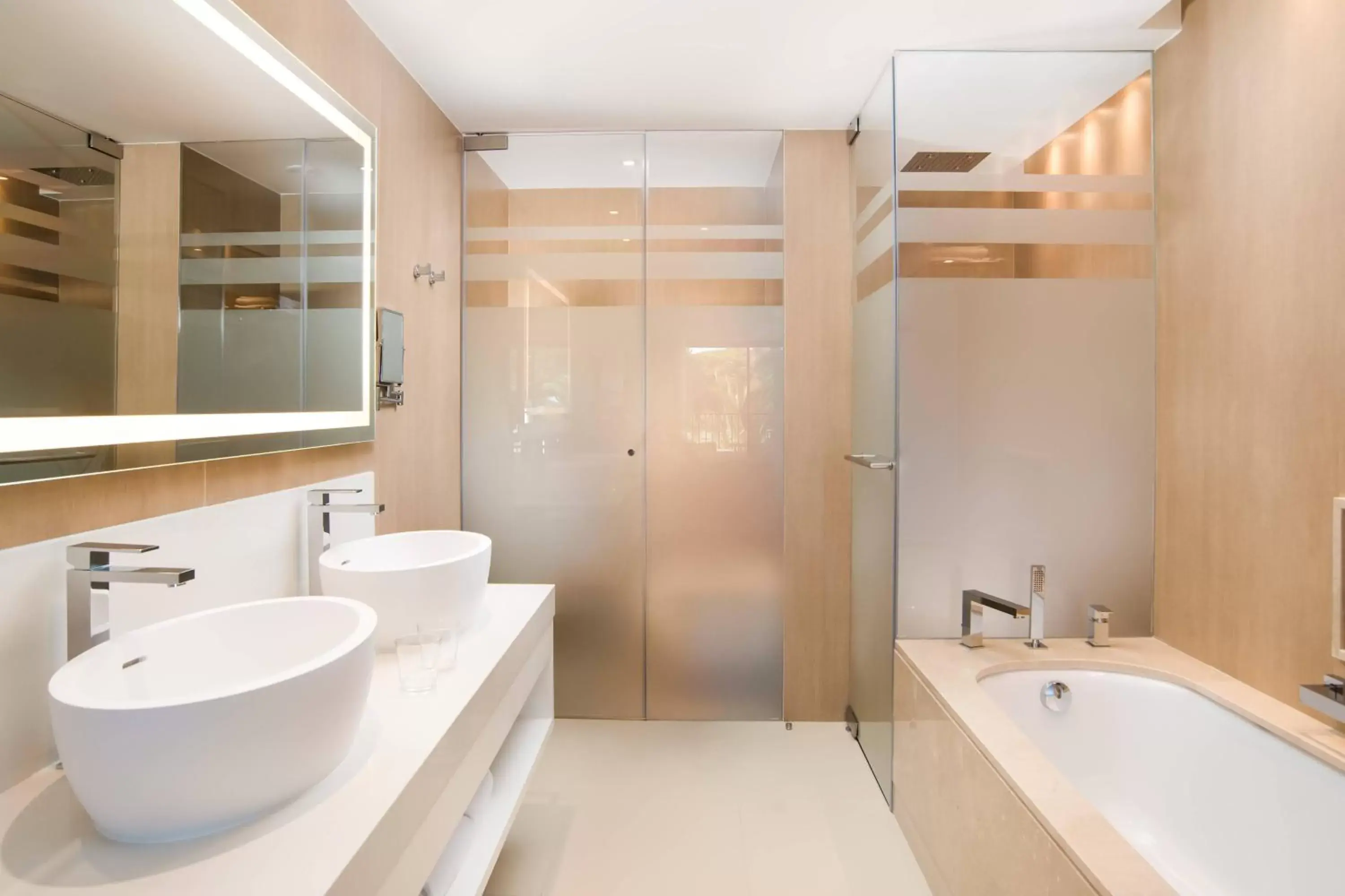 Bathroom in Pine Cliffs Ocean Suites, a Luxury Collection Resort & Spa, Algarve