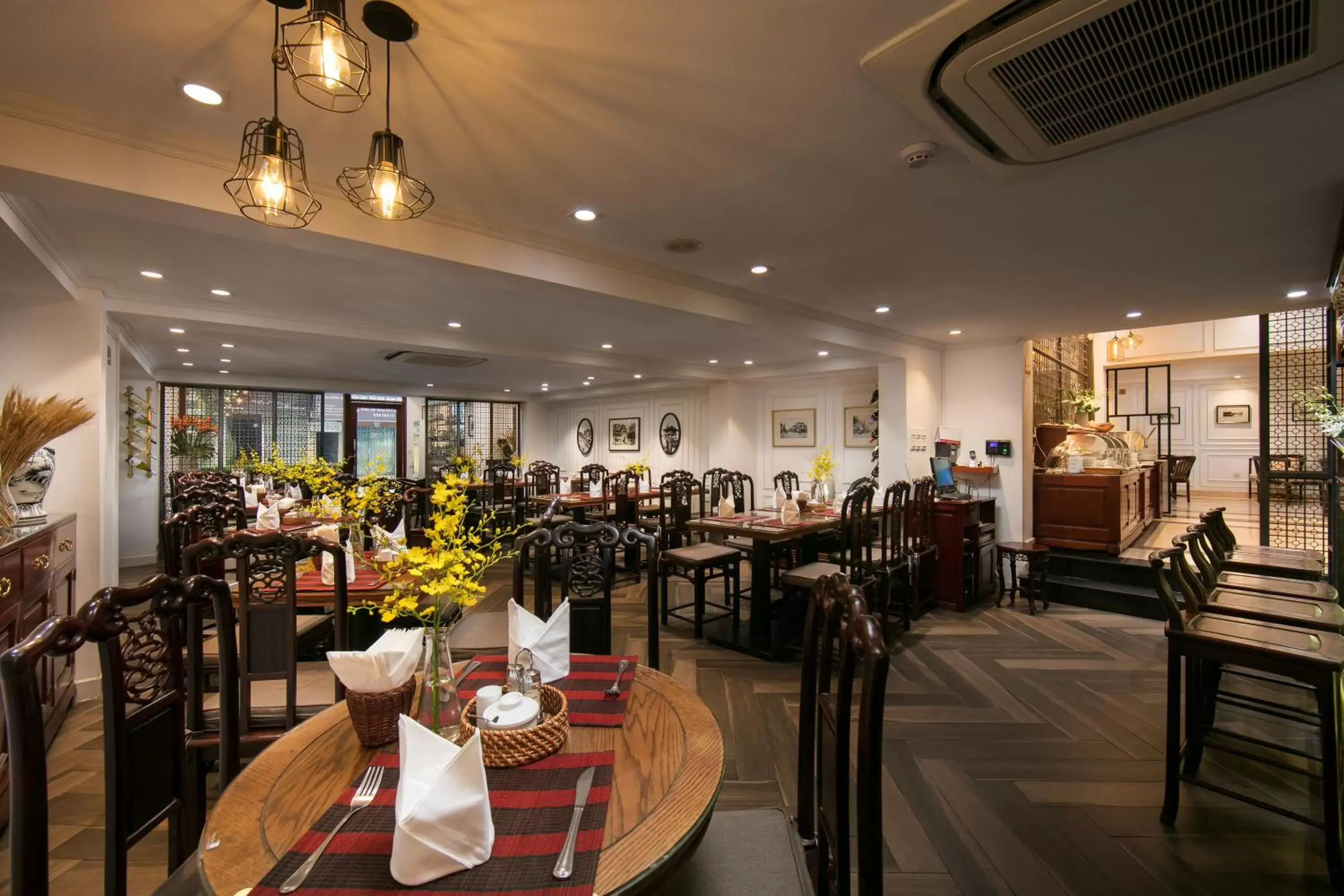 Buffet breakfast, Restaurant/Places to Eat in Hong Ngoc Dynastie Boutique Hotel & Spa