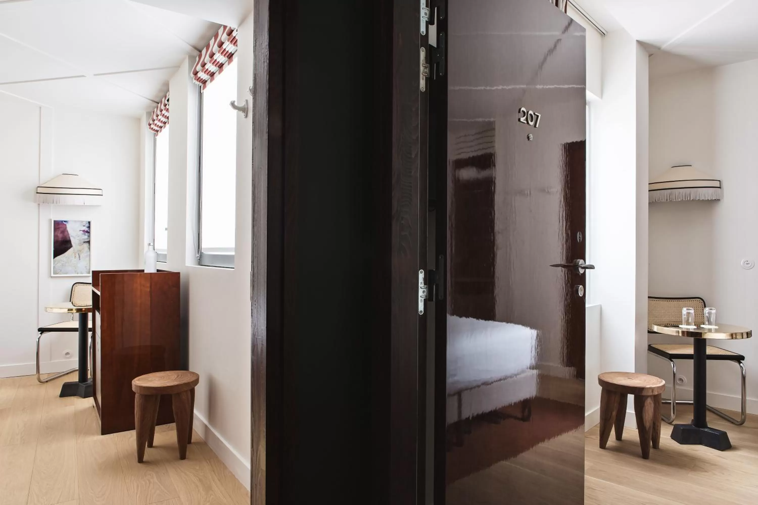 Shower, Bed in Hôtel Wallace, a Member of Design Hotels