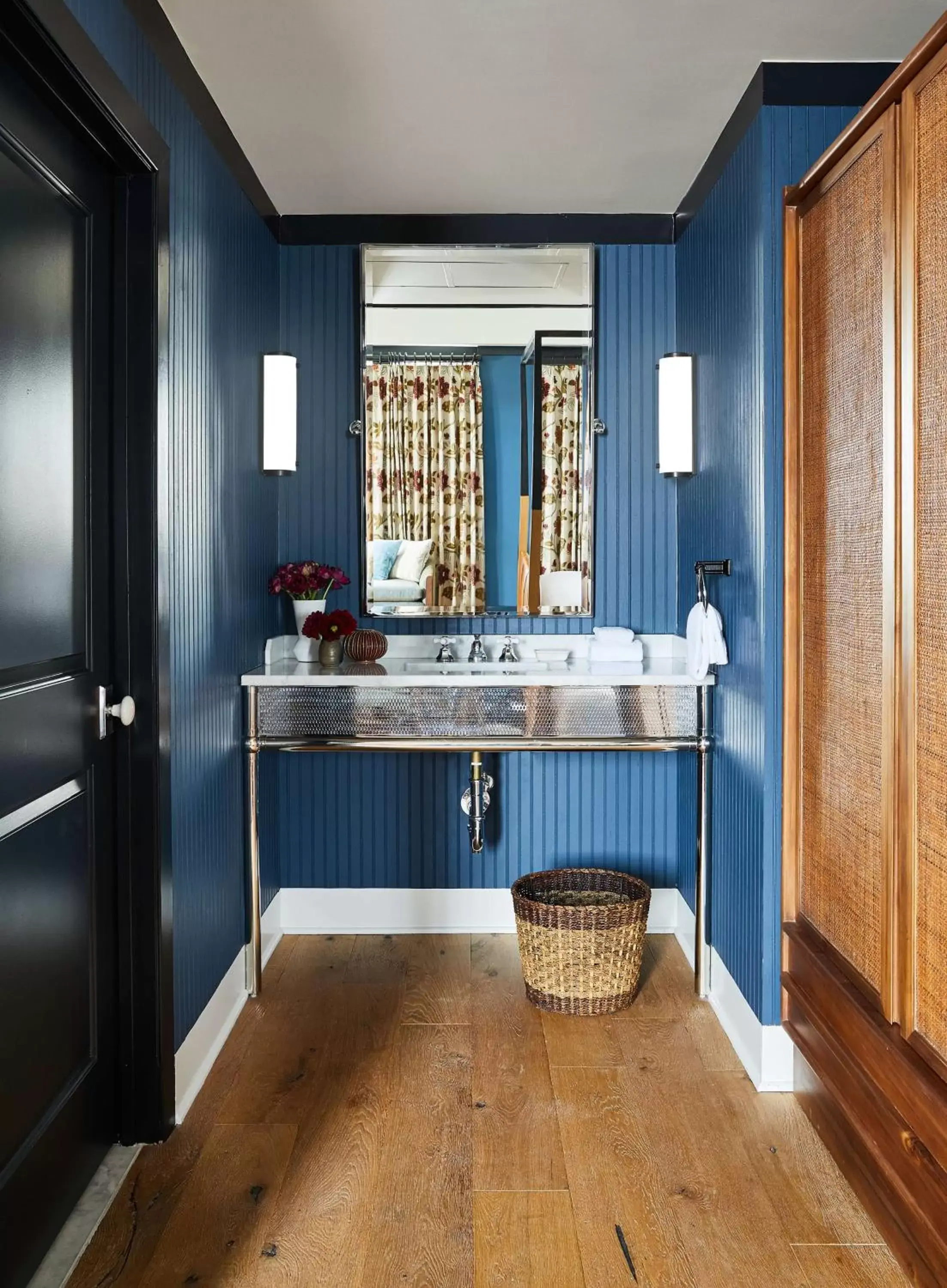 Bathroom, Kitchen/Kitchenette in Hotel Revival Baltimore