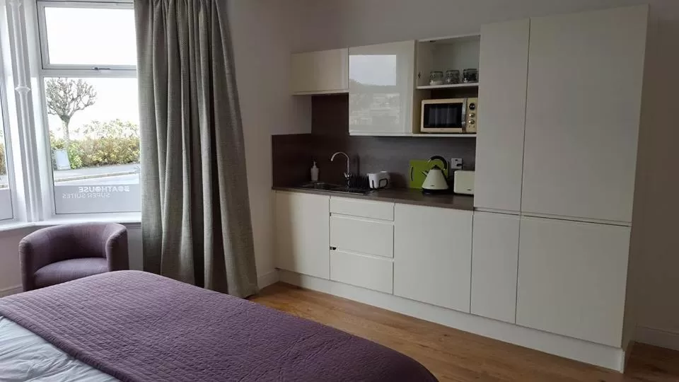 Kitchen or kitchenette, Kitchen/Kitchenette in Boat House Super Suites