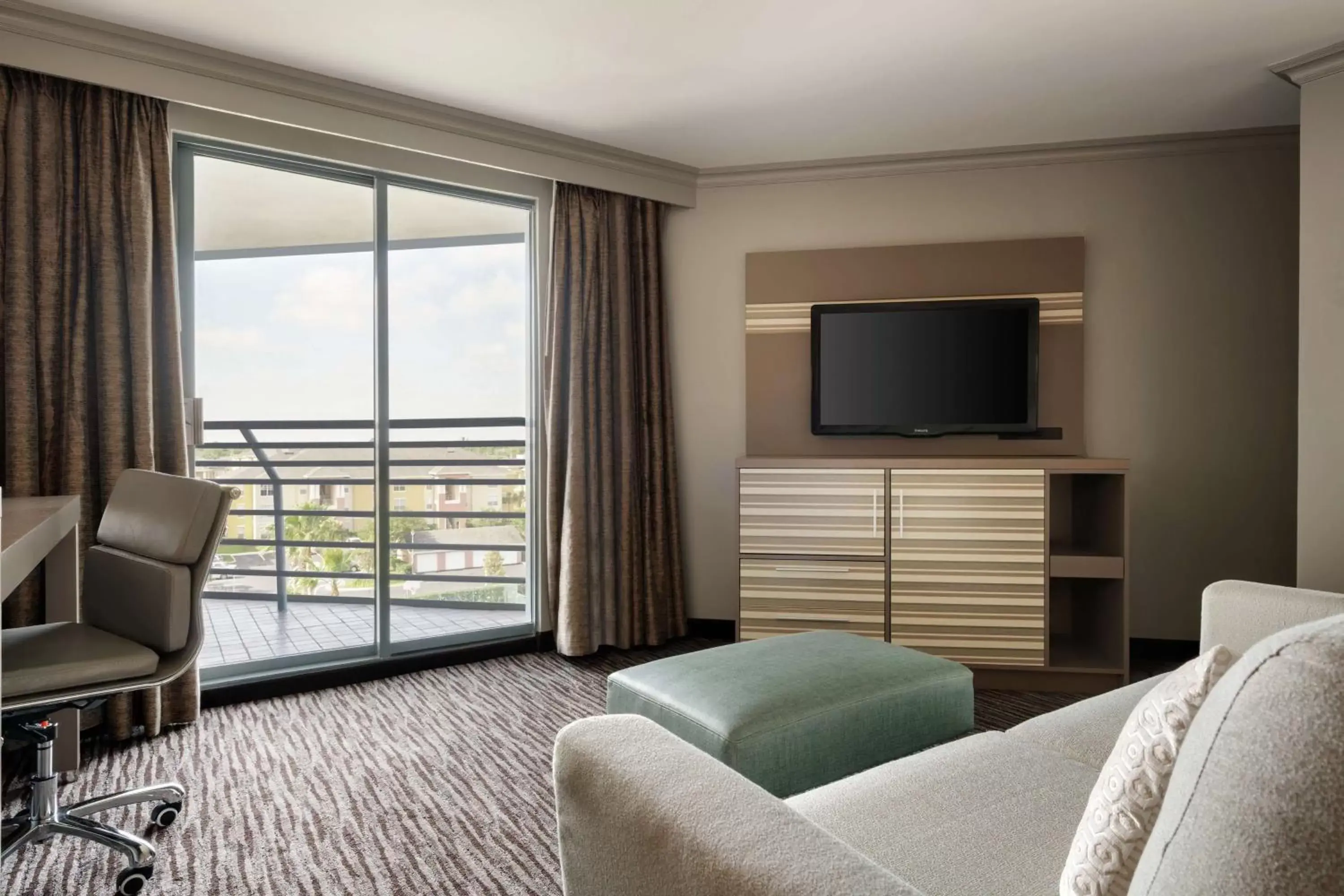 Living room, Seating Area in Hilton Melbourne