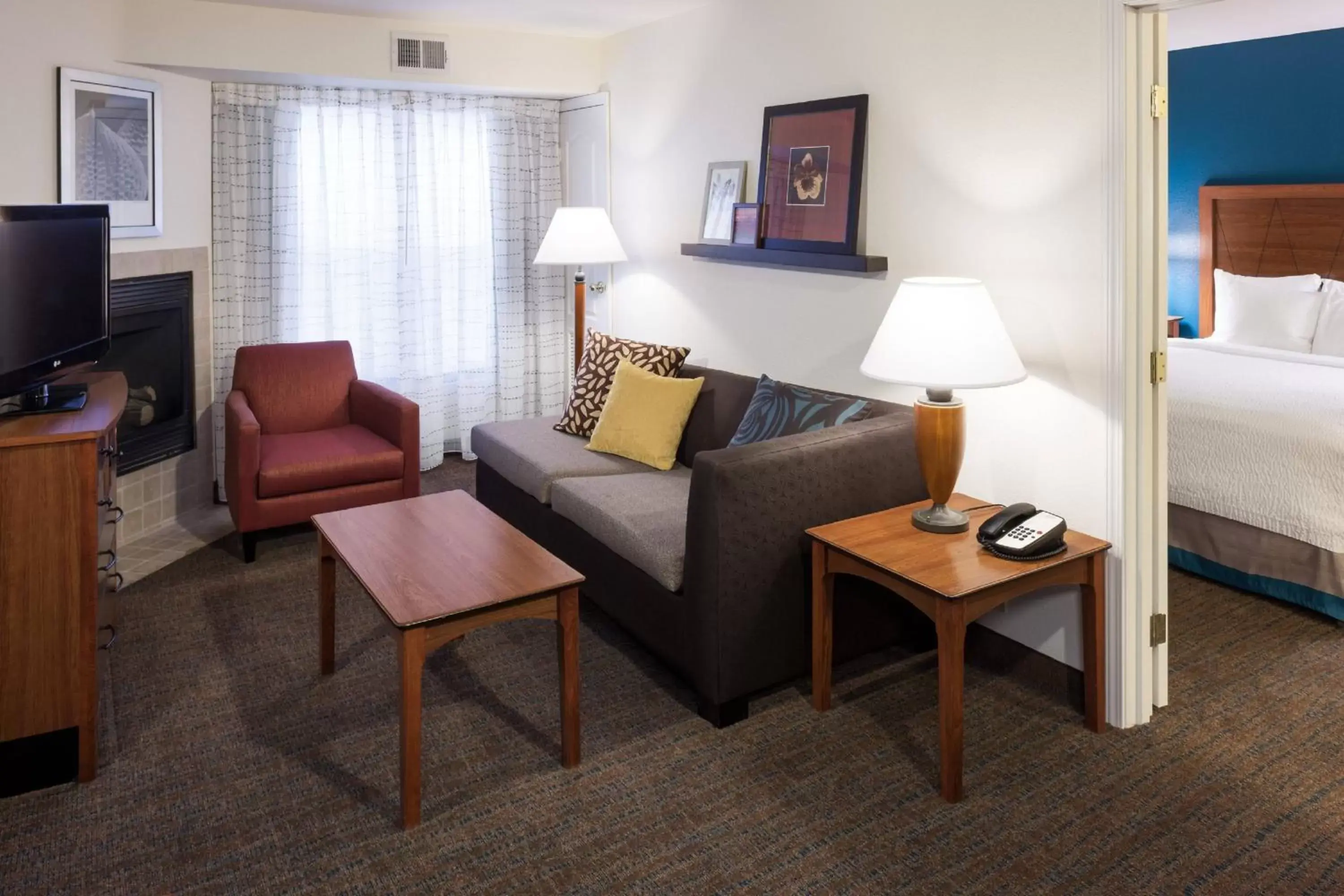 Bedroom, Seating Area in Residence Inn by Marriott San Bernardino