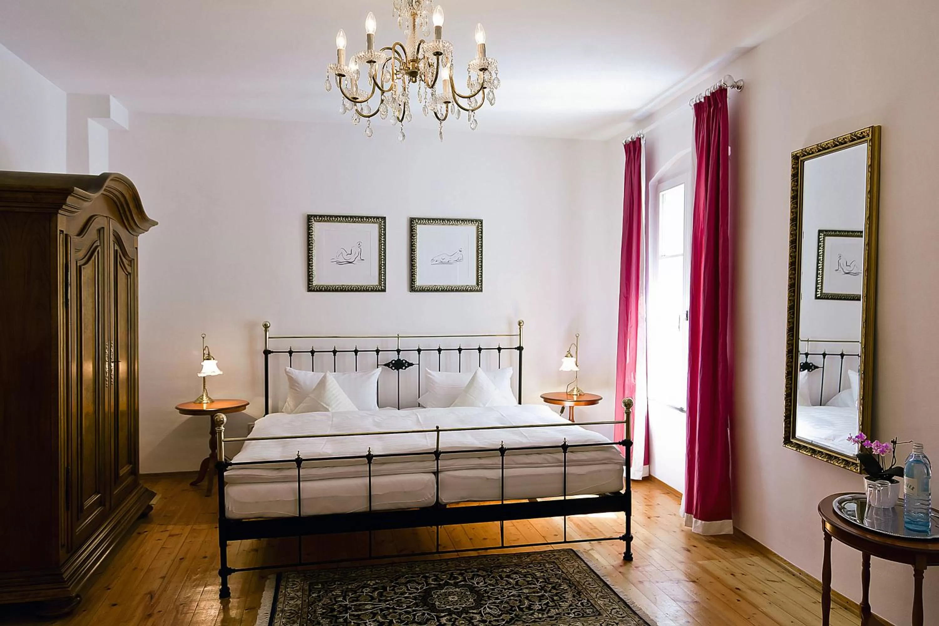 Bed in Restaurant Dicker Mann Hotel zum Blauen Krebs