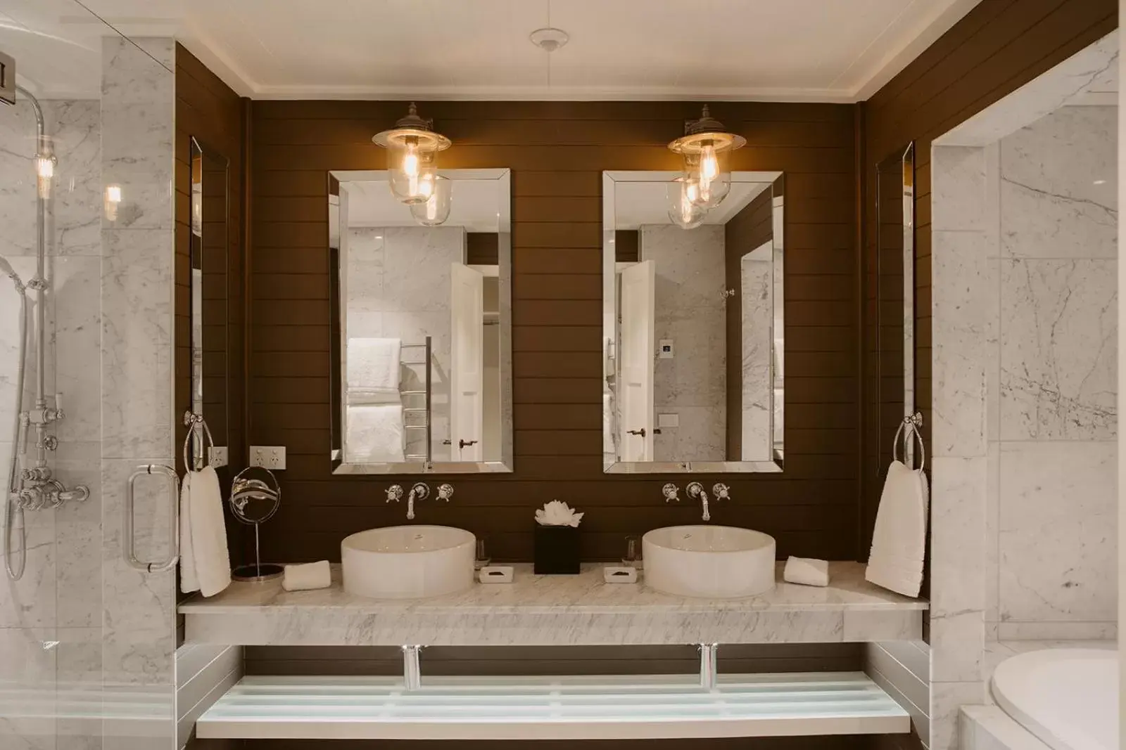 Bathroom in Eichardt's Private Hotel