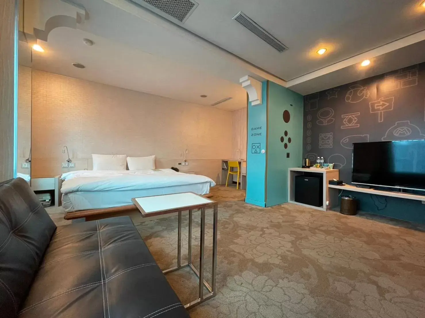 Bed in Yomi Hotel - ShuangLian MRT