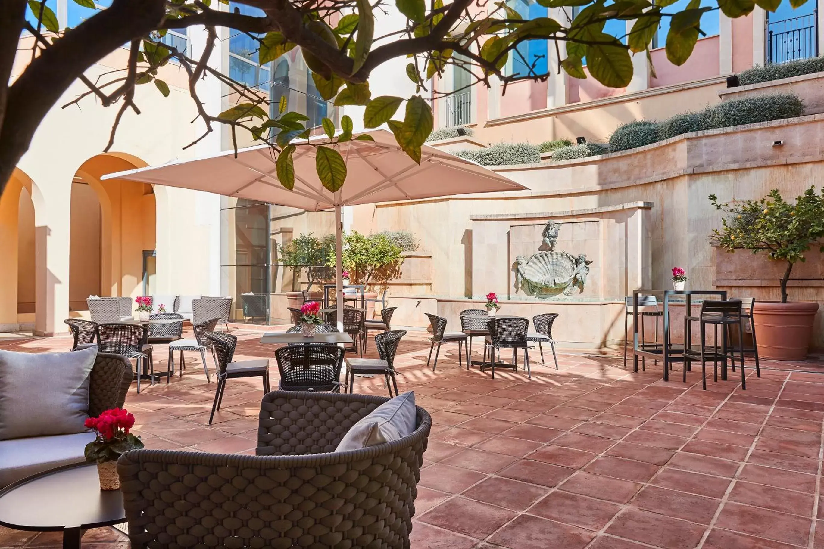 Patio, Restaurant/Places to Eat in Steigenberger Hotel and Resort Camp de Mar