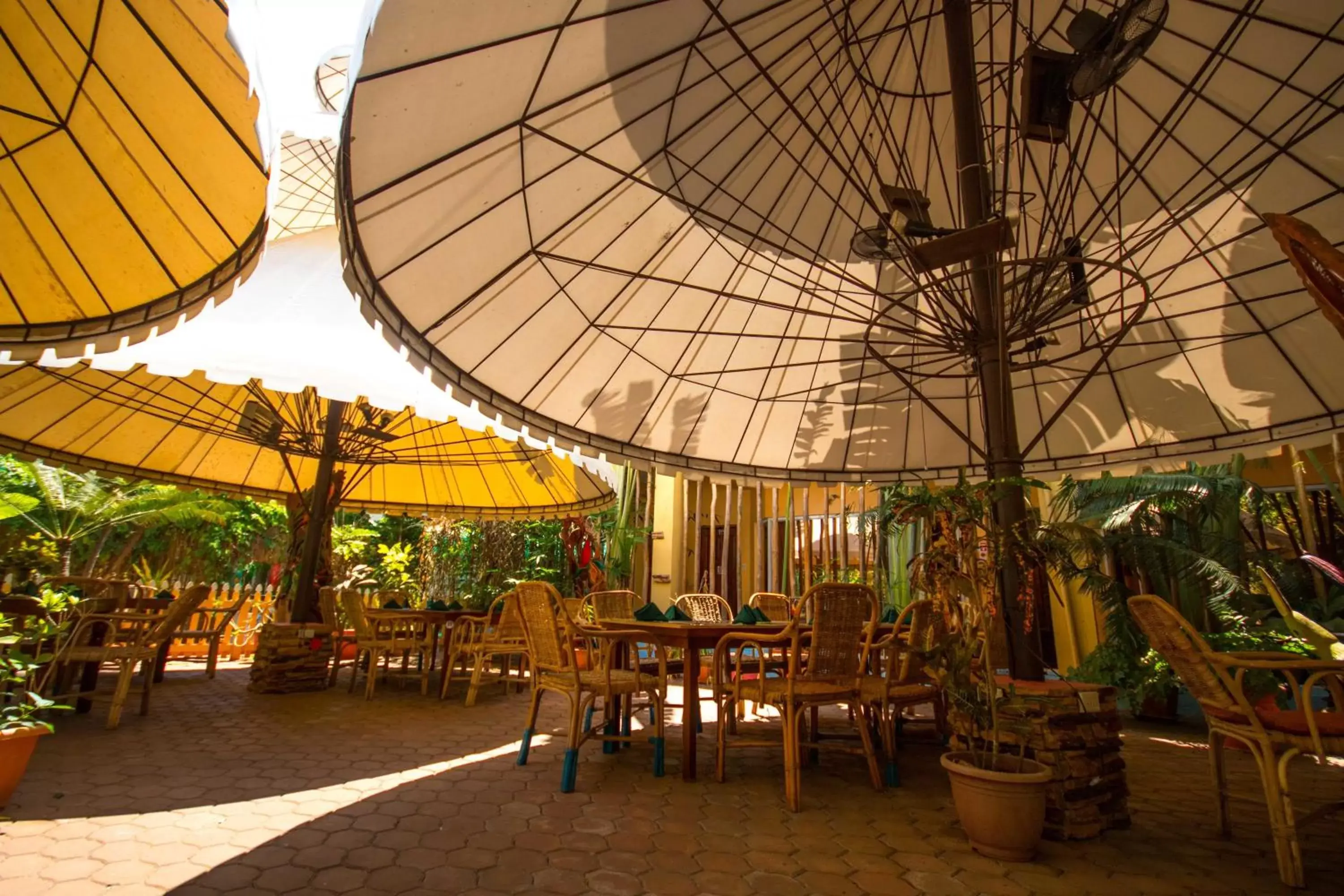 Restaurant/Places to Eat in Deep Forest Garden Hotel