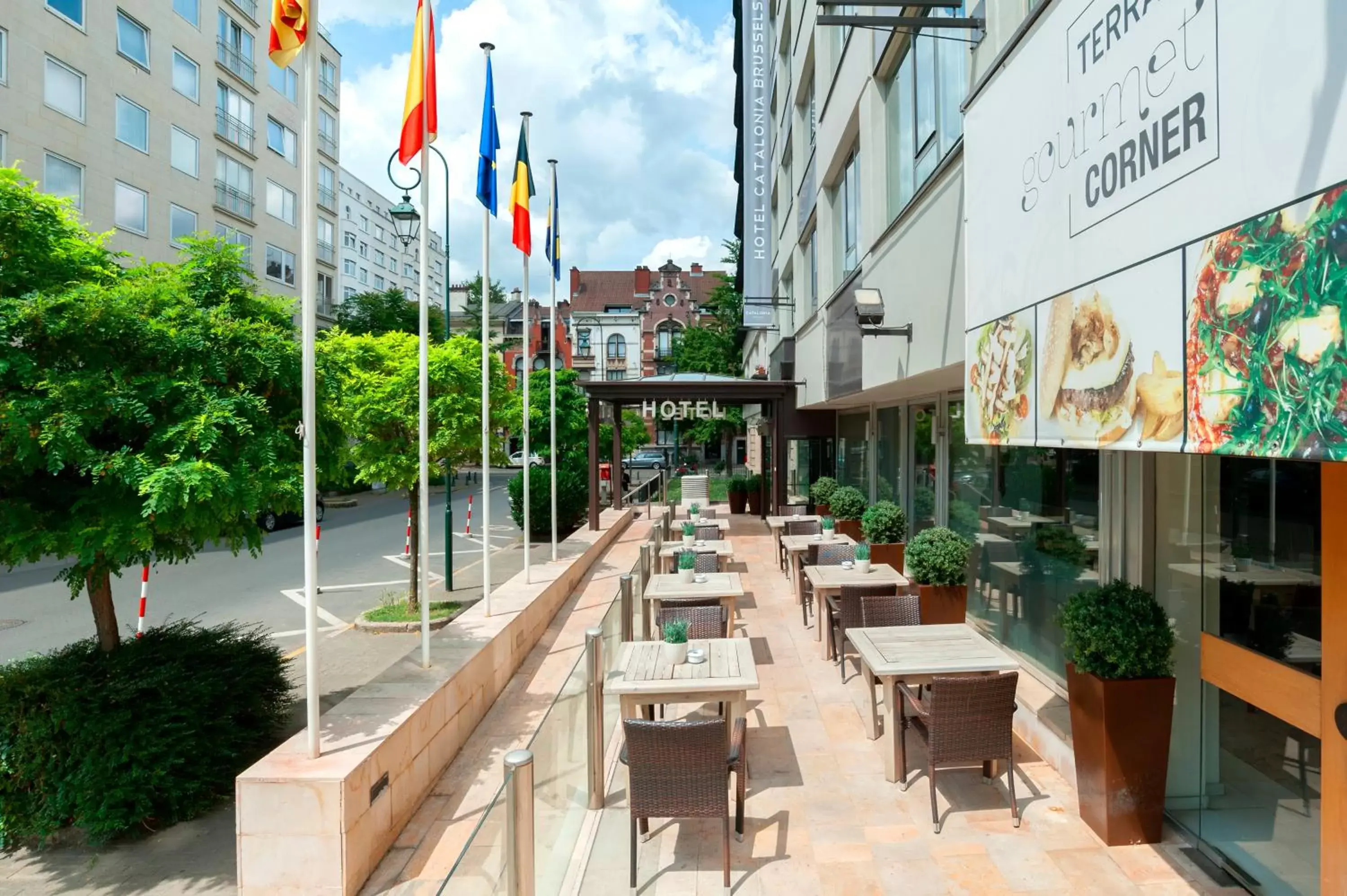 Balcony/Terrace, Restaurant/Places to Eat in Catalonia Brussels