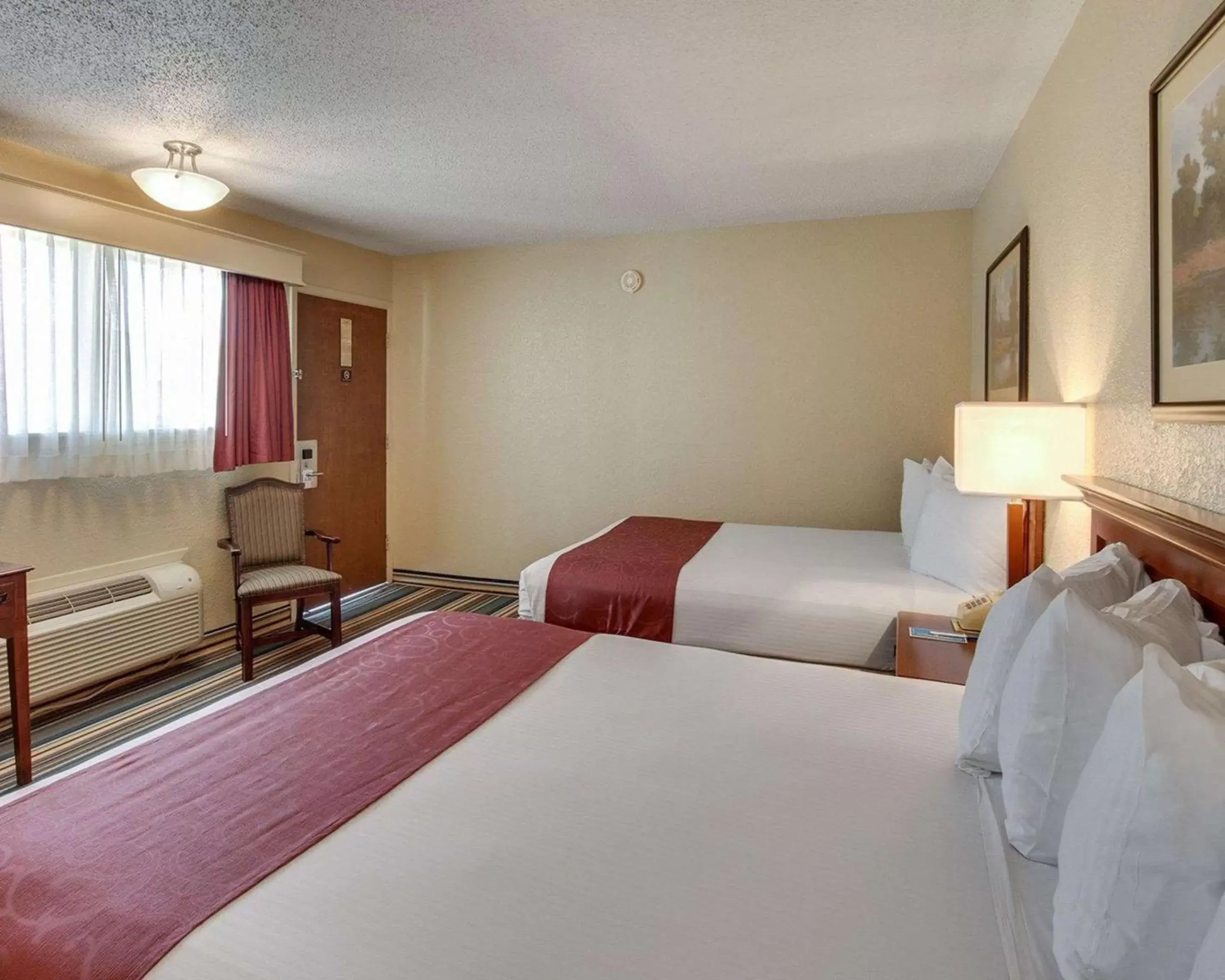 Photo of the whole room, Bed in Days Inn by Wyndham Gatesville