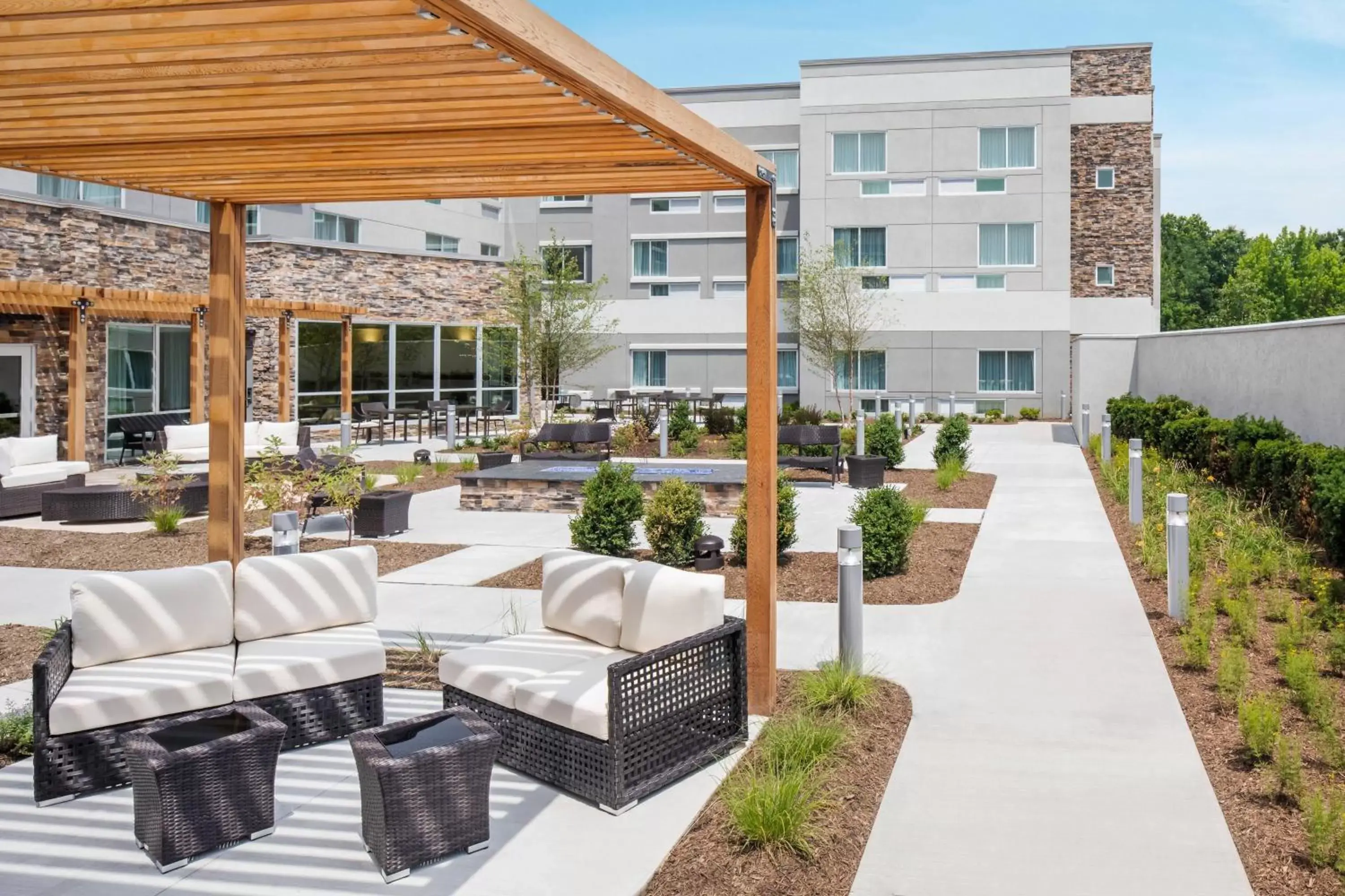 Property building, Restaurant/Places to Eat in Courtyard by Marriott Wayne Fairfield