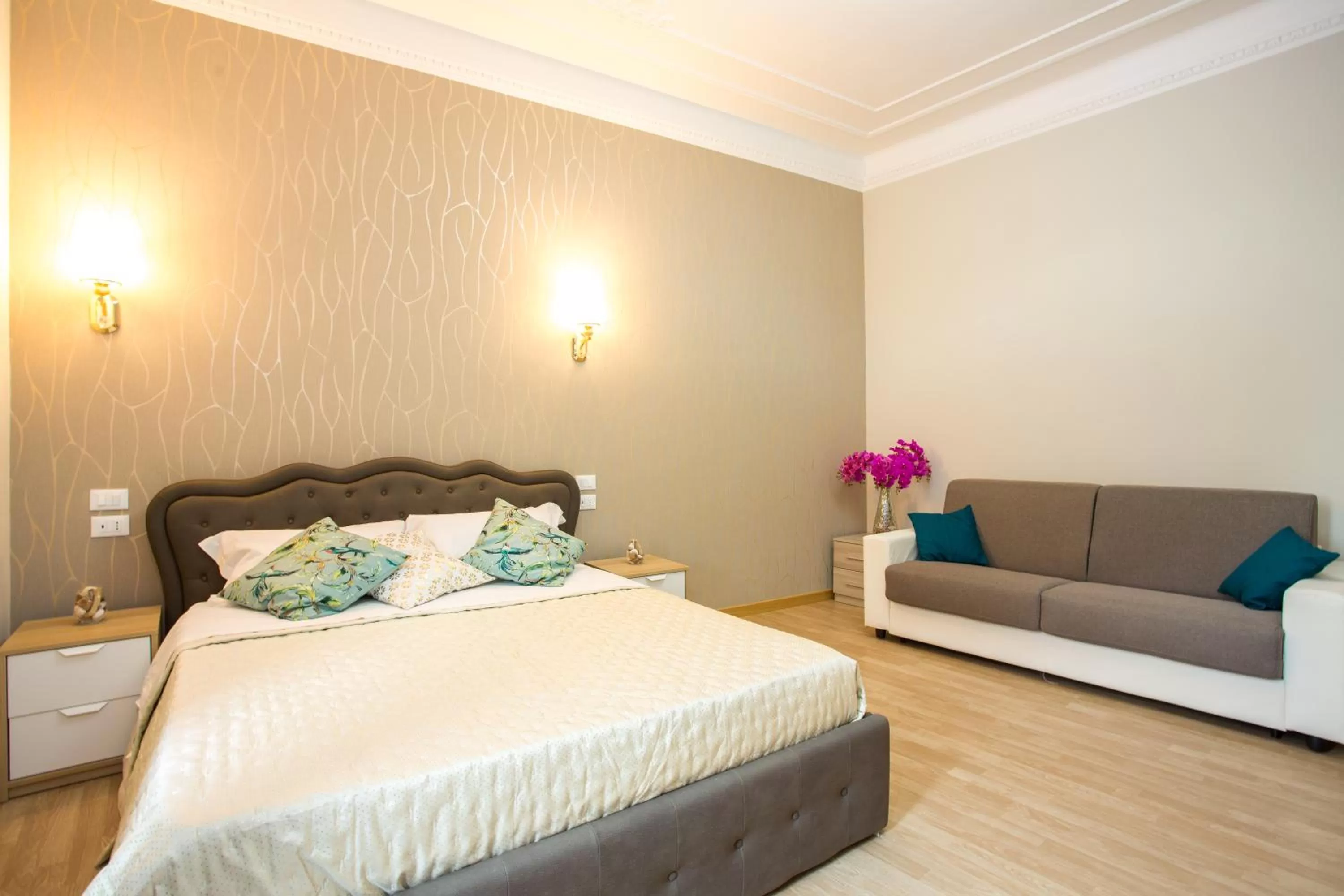 Toilet, Bed in BQ House Castello Luxury Rooms