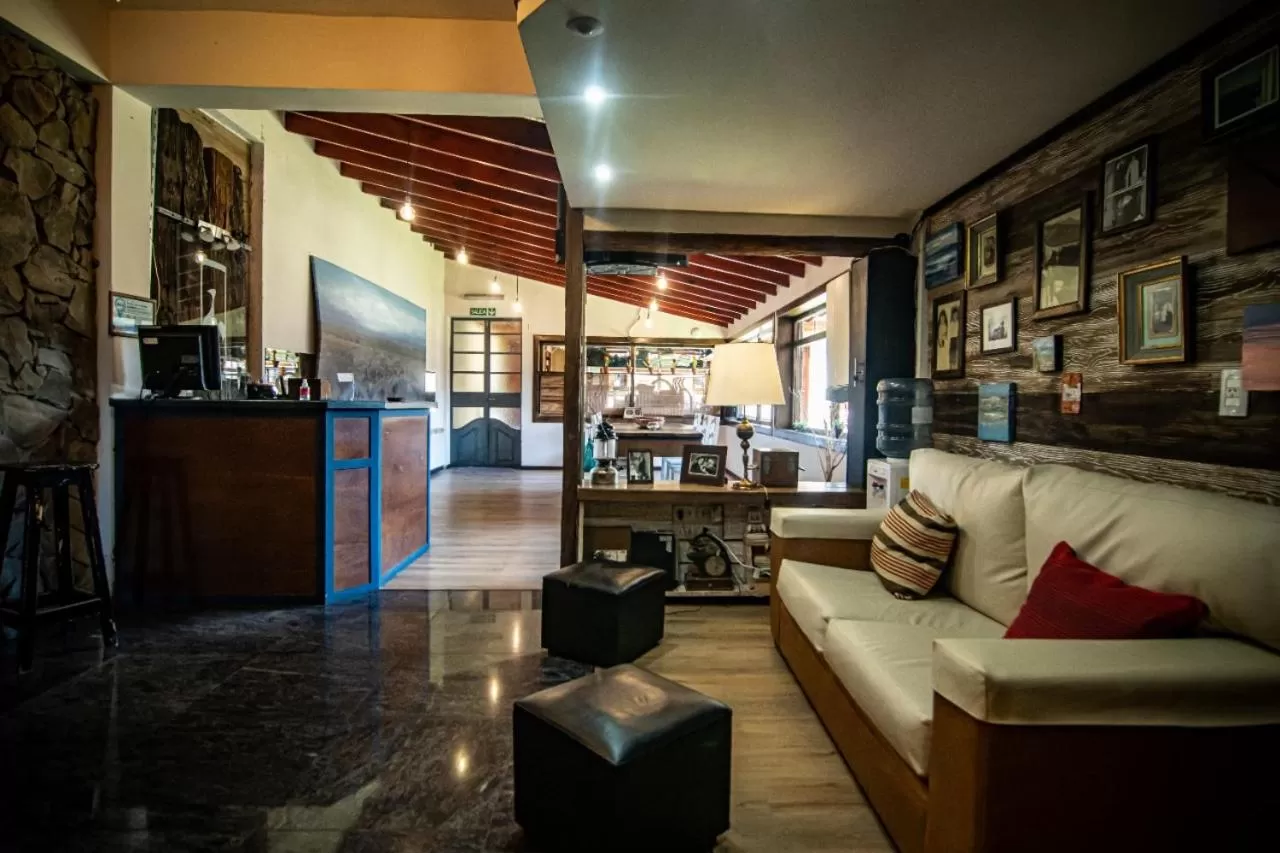 Las Avutardas Hosteria