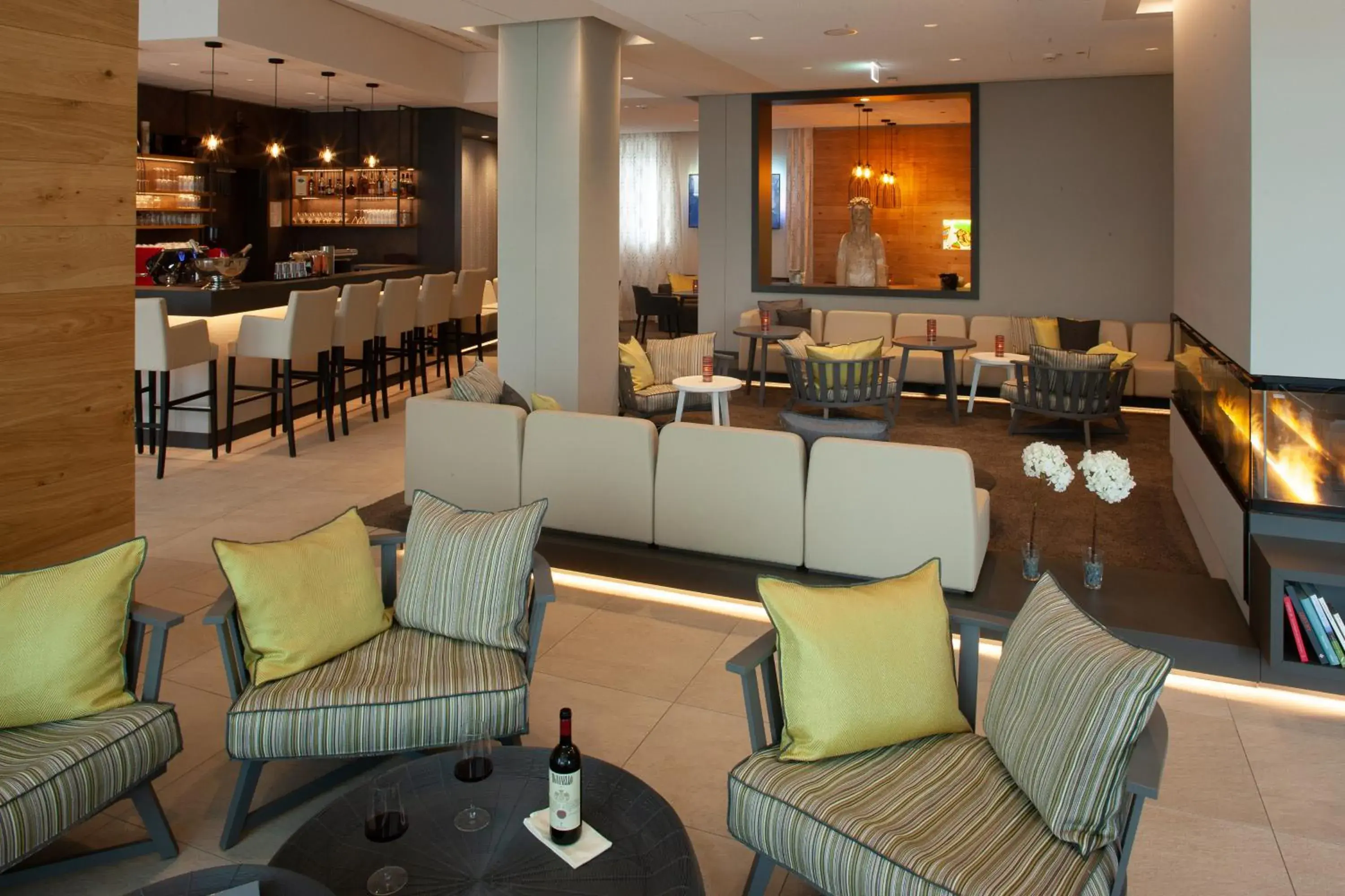 Lounge or bar, Restaurant/Places to Eat in Hotel Edita
