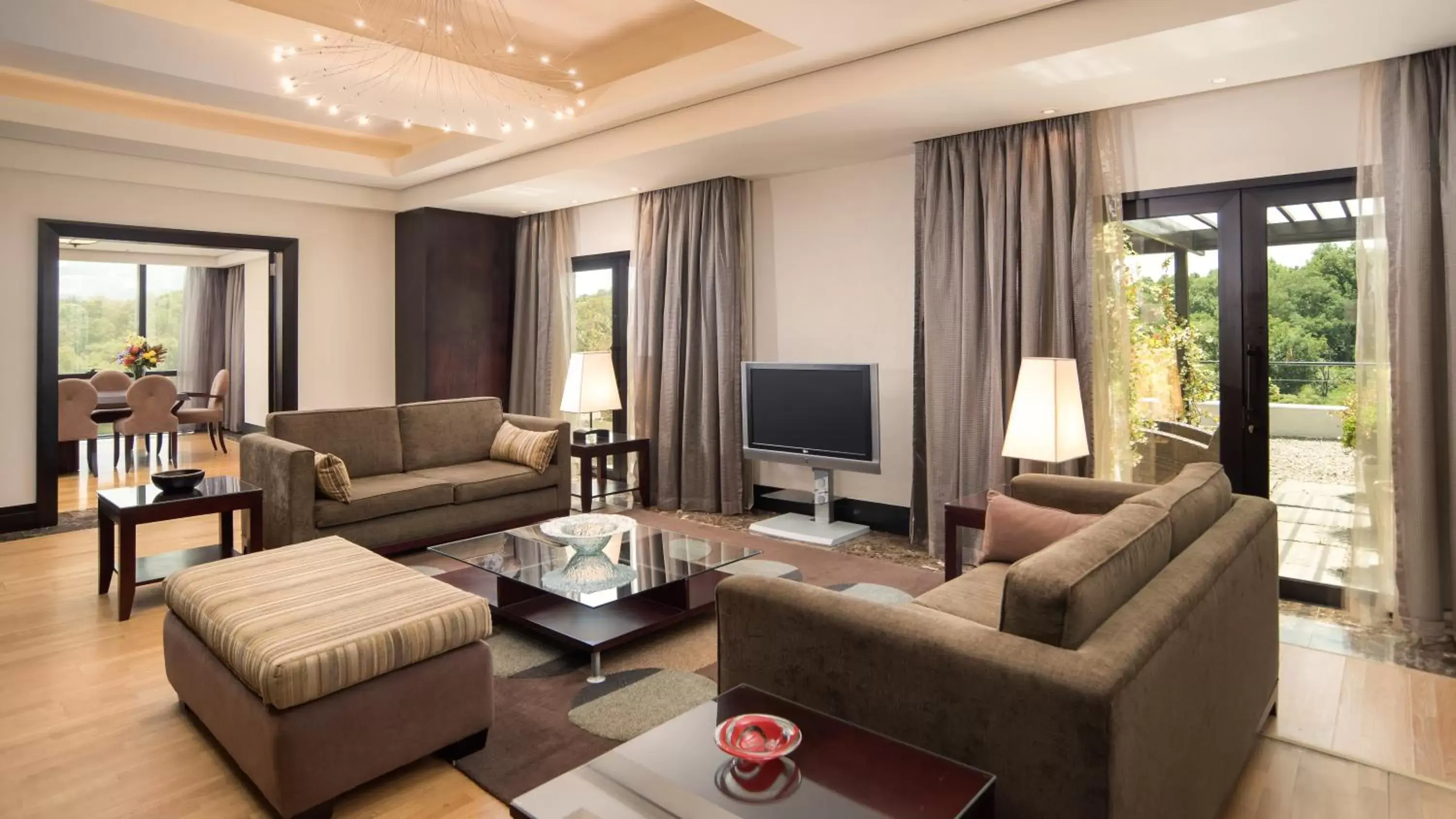 Communal lounge/ TV room, Seating Area in Mak Albania Hotel