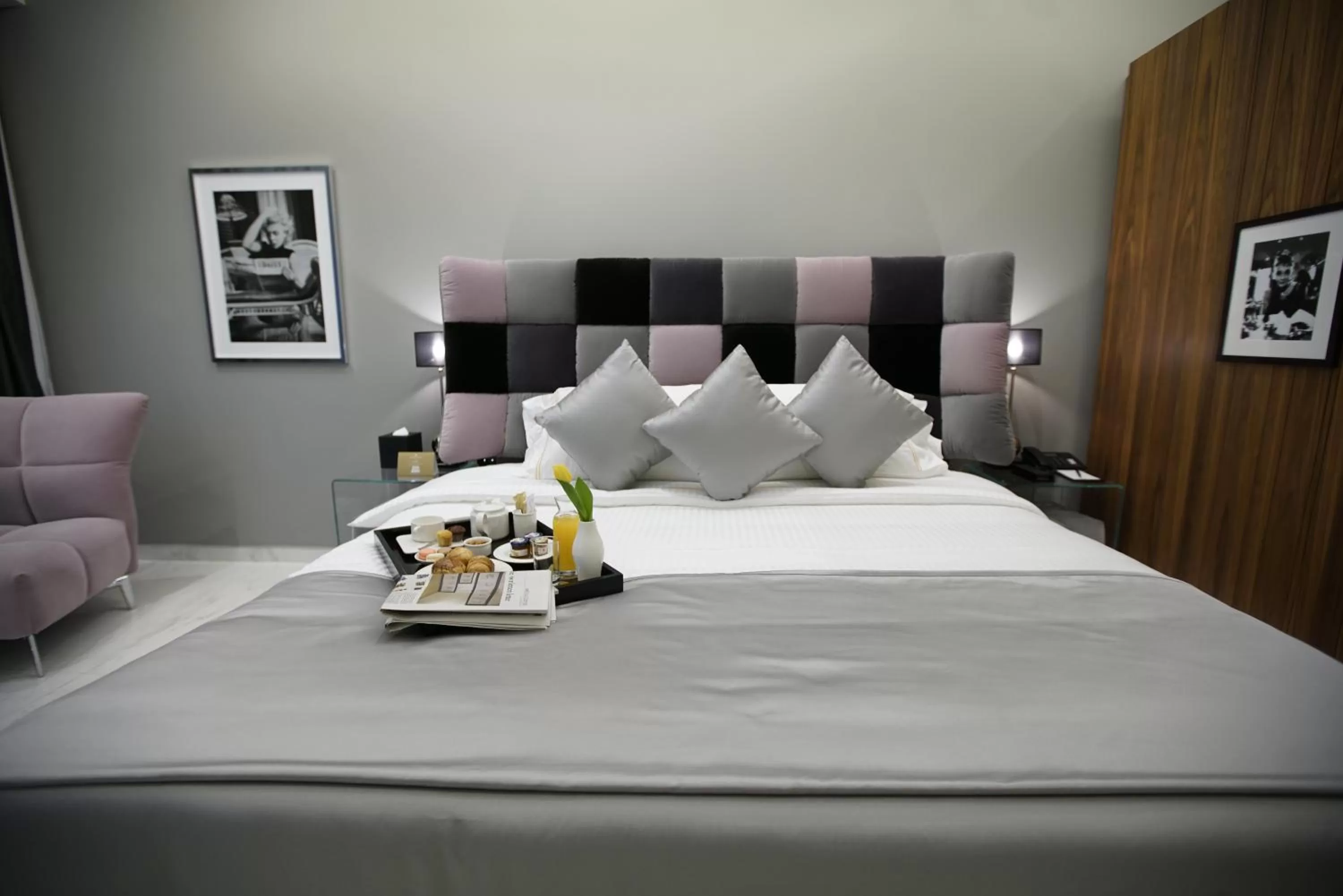 Bedroom, Bed in Royal Tulip Achrafieh