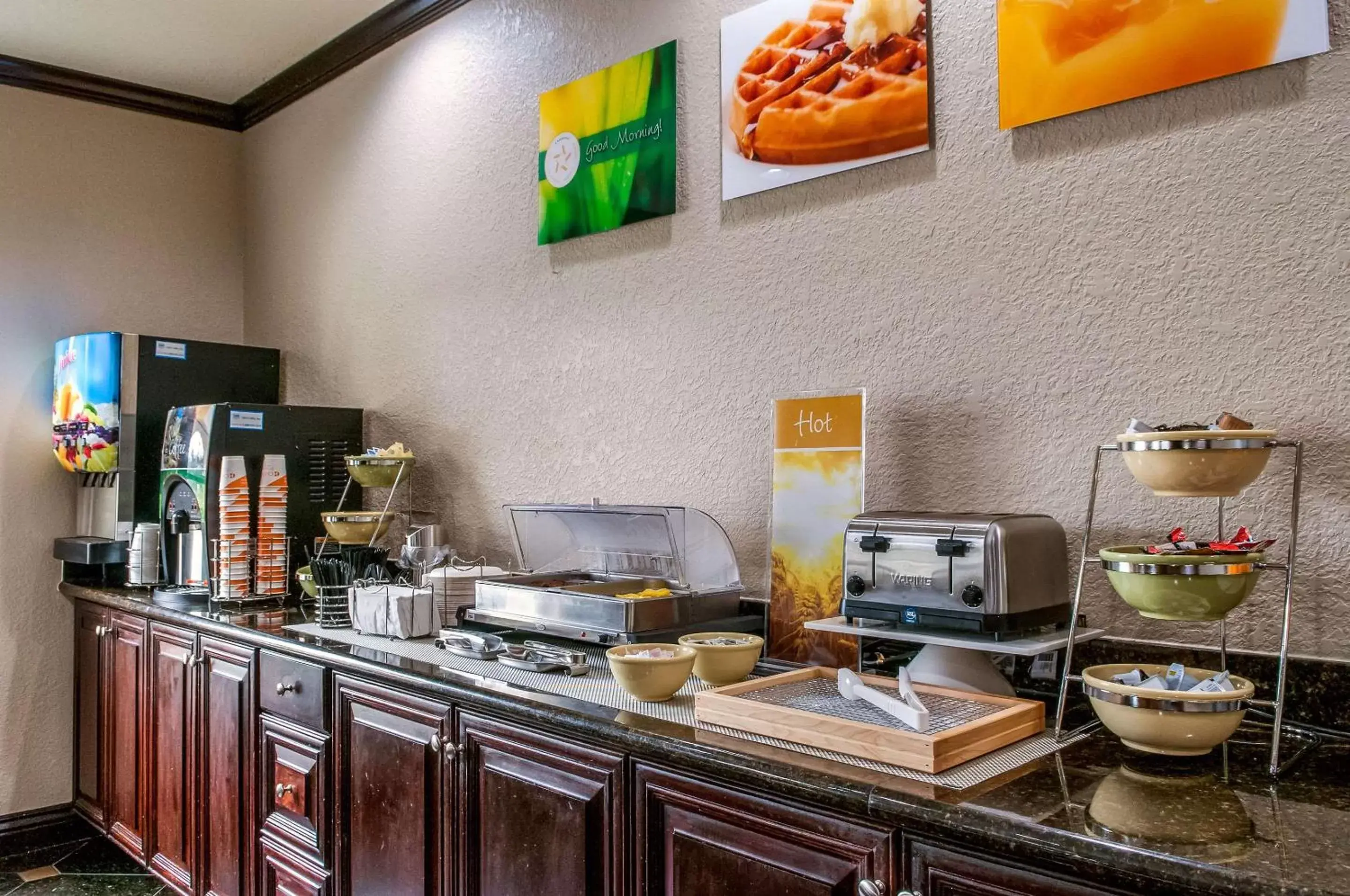 Restaurant/places to eat in Quality Inn & Suites Slidell