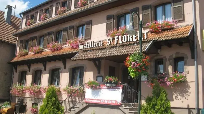 Facade/entrance in Hostellerie Saint Florent