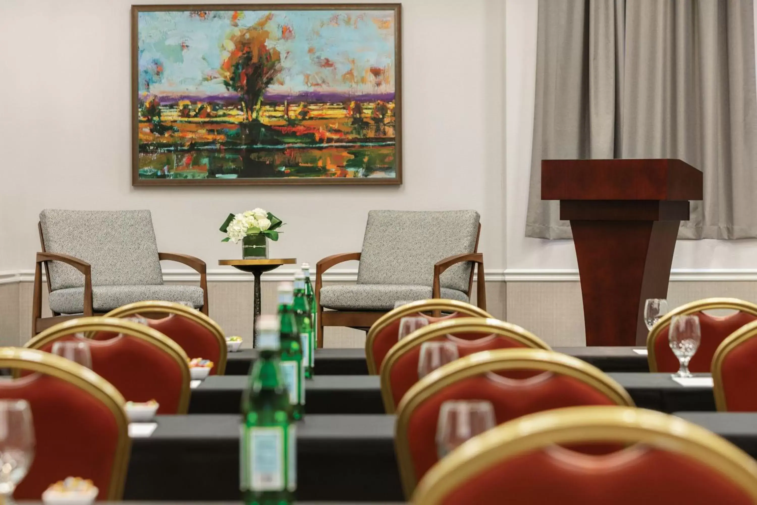 Meeting/conference room, Restaurant/Places to Eat in Four Points by Sheraton Sacramento Airport