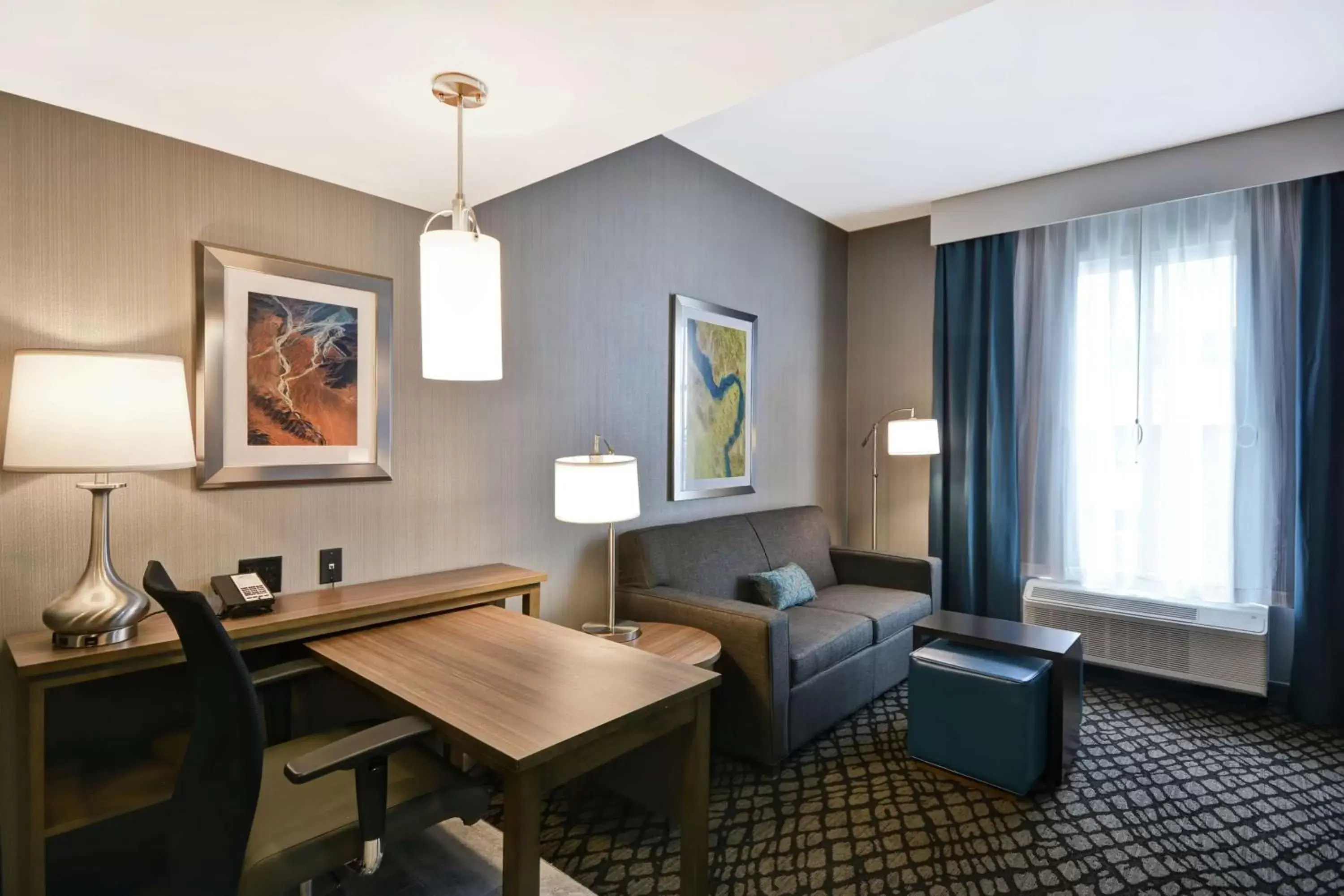 Bedroom, Seating Area in Homewood Suites By Hilton Warren Detroit