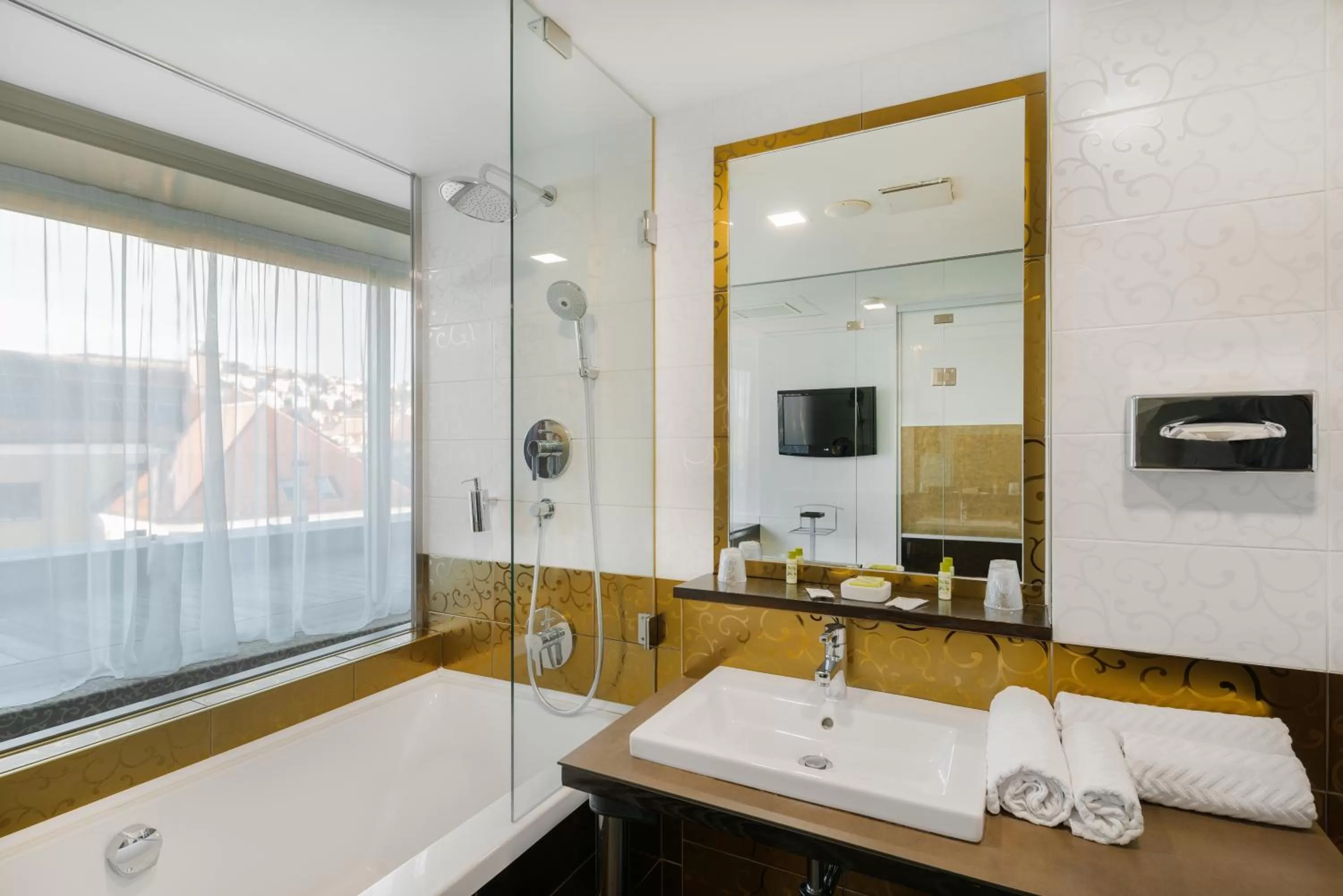 Bathroom in Corso Hotel Pécs