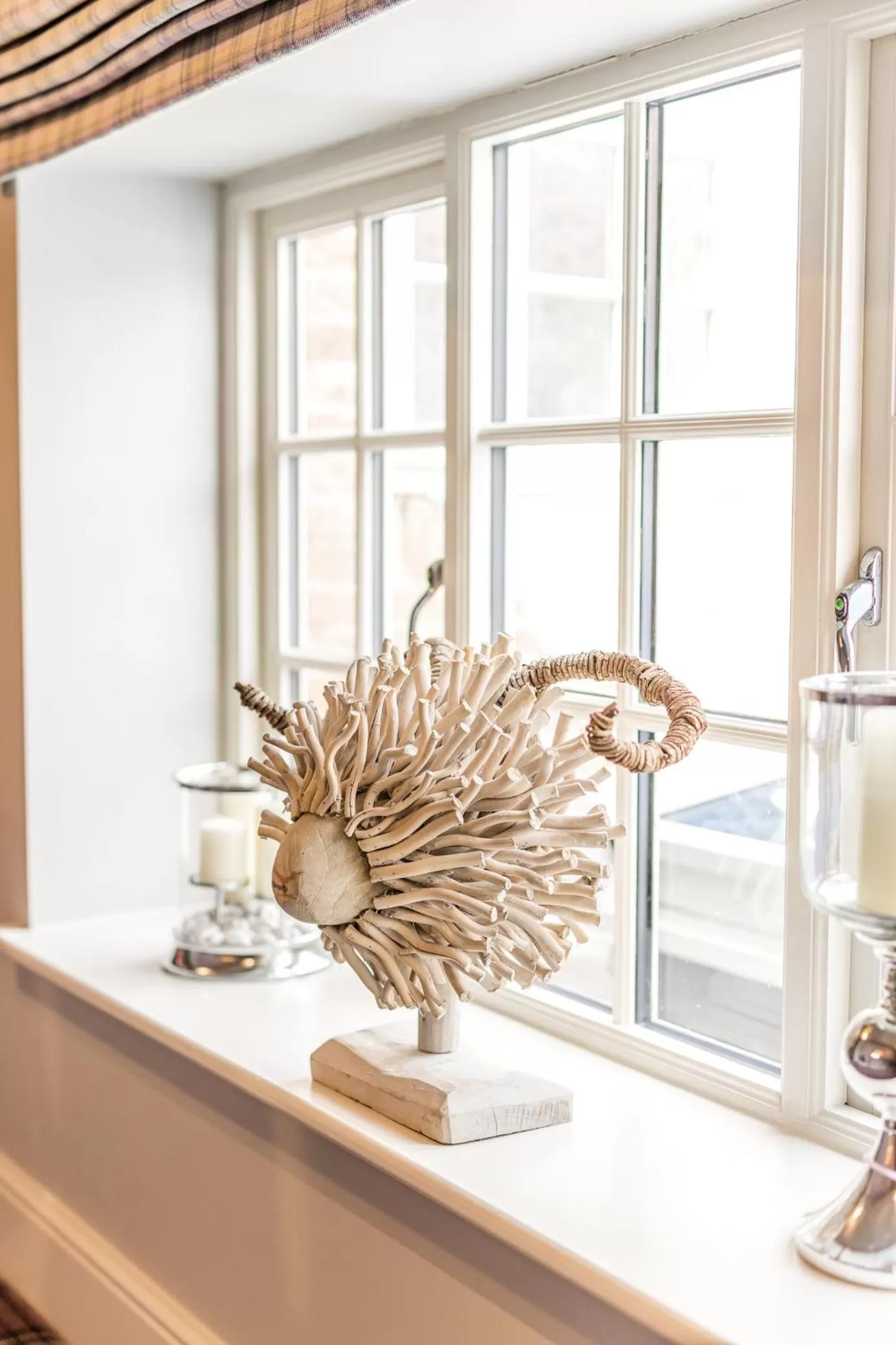 Decorative detail in Plum and Partridge Husthwaite