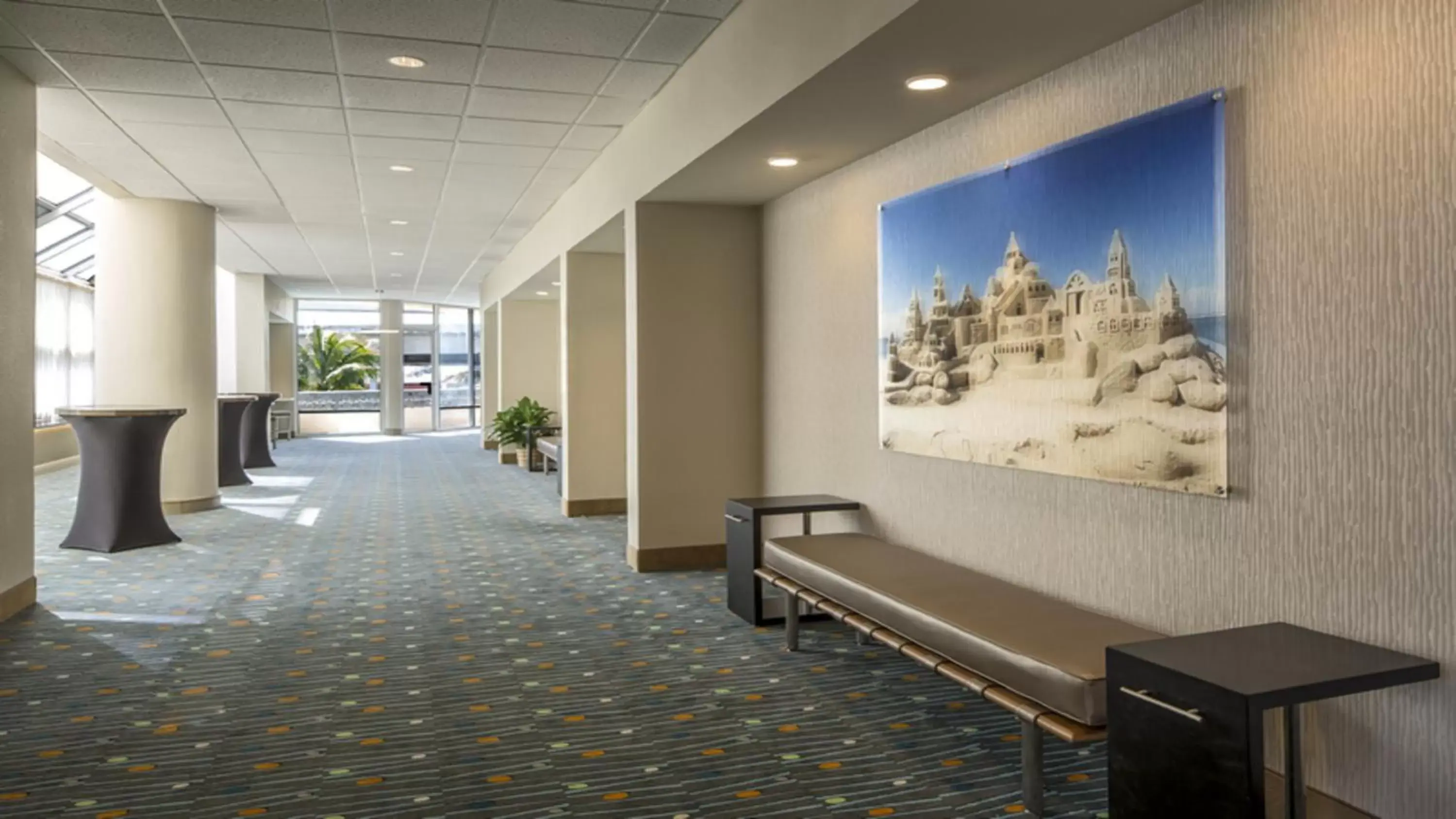 Meeting/conference room in Holiday Inn Palm Beach-Airport Conf Ctr, an IHG Hotel