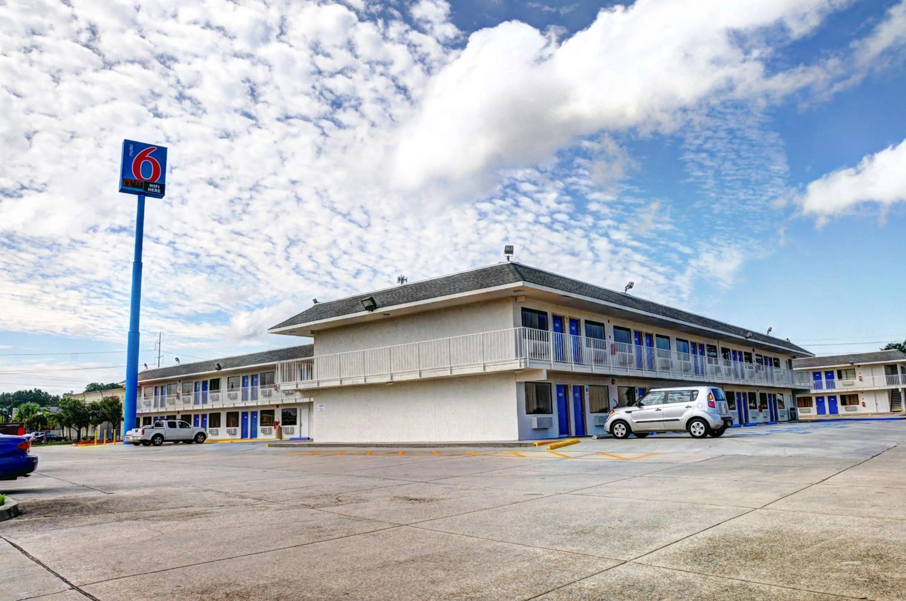 Property building in Motel 6-Slidell, LA - New Orleans