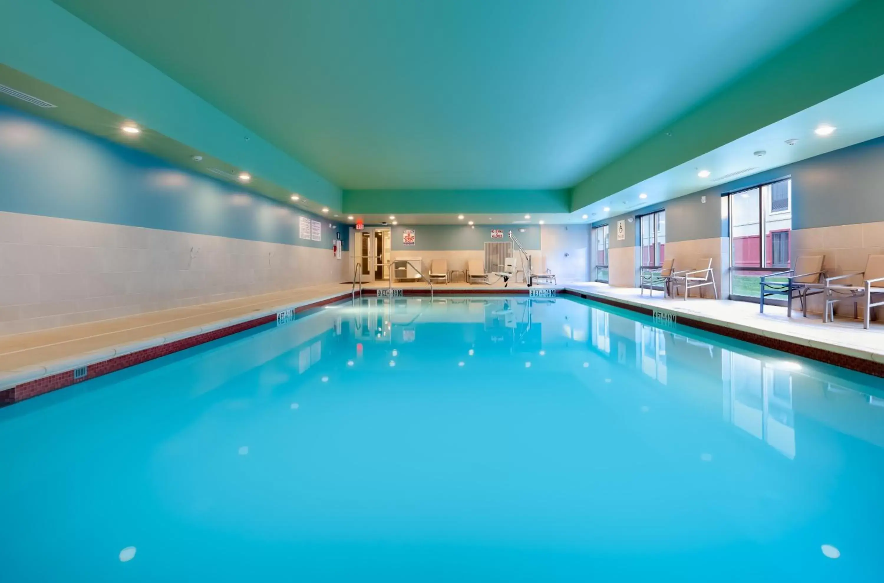 Swimming Pool in Holiday Inn Express Calhoun South, an IHG Hotel