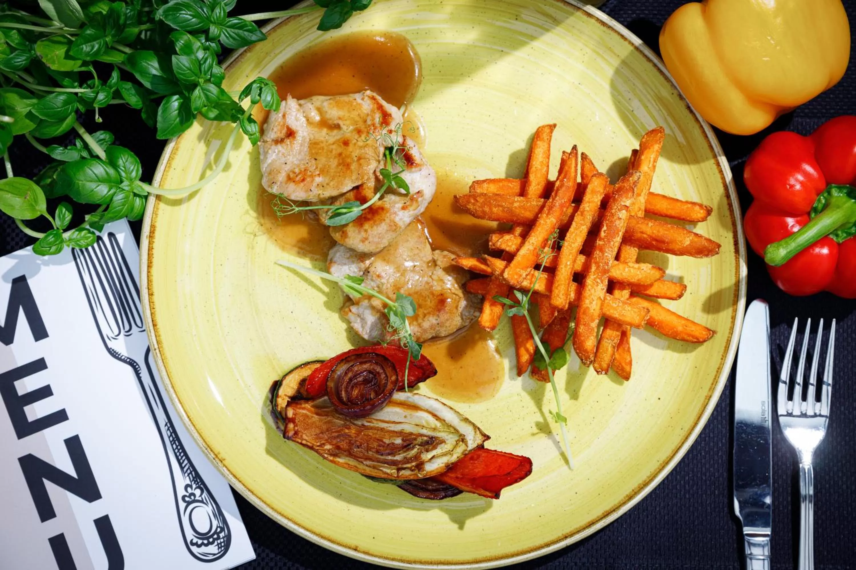 Restaurant/places to eat in Hotel Kompleks Beskid z basenem i stokiem narciarskim - blisko Babiej Góry