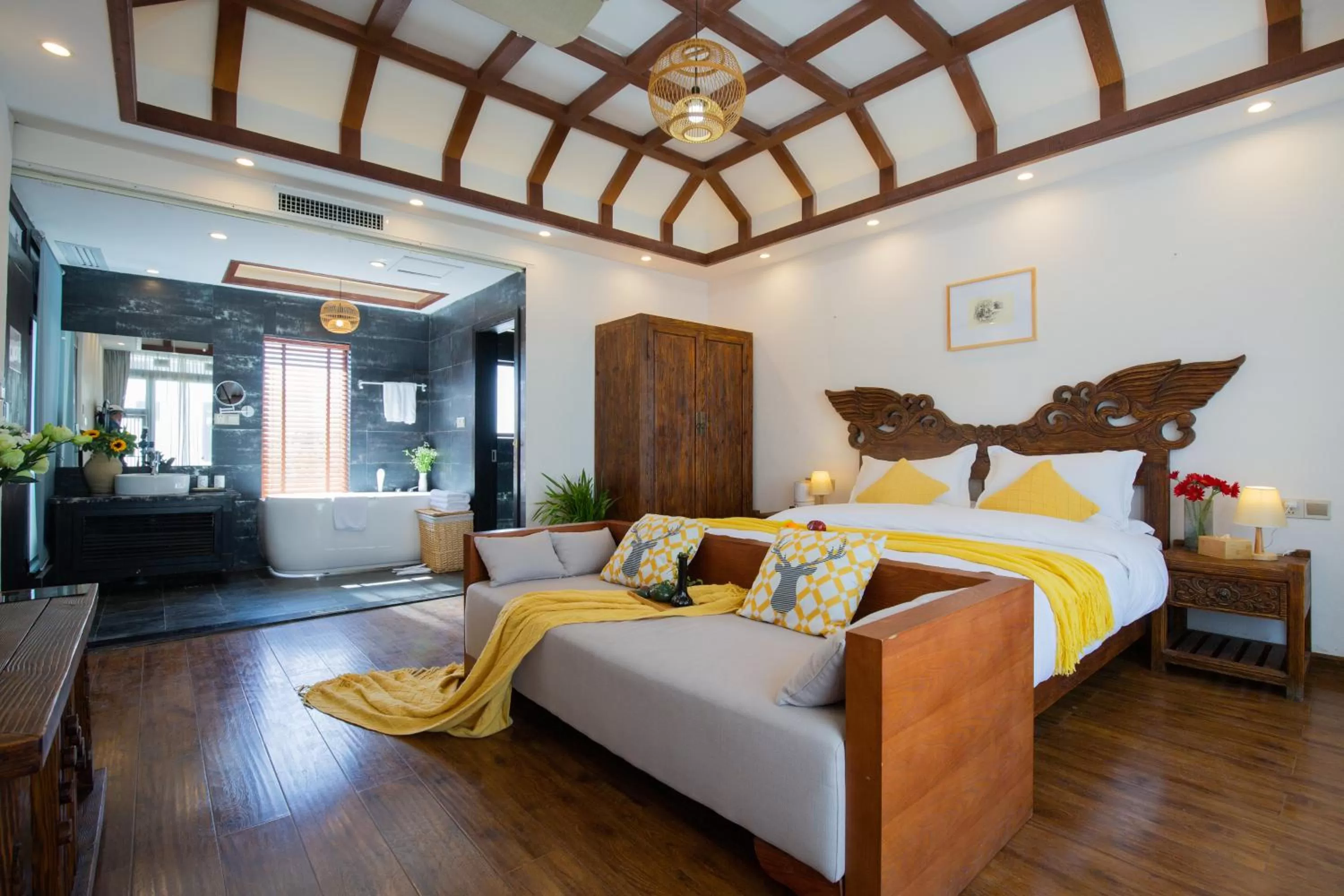 Photo of the whole room, Bed in Lijiang Gemmer Hotel