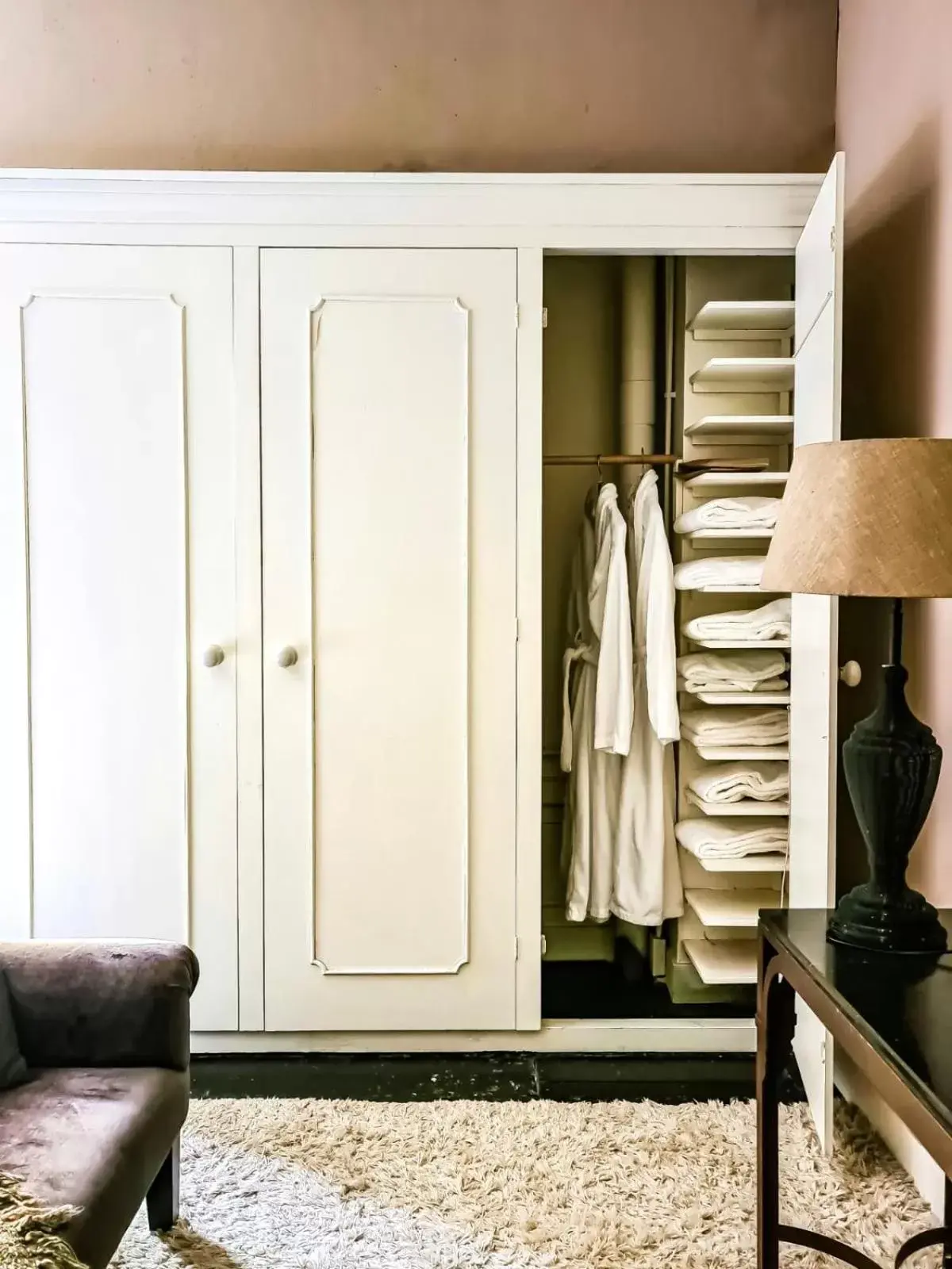 wardrobe in Eco Hotel Plantage Rococo