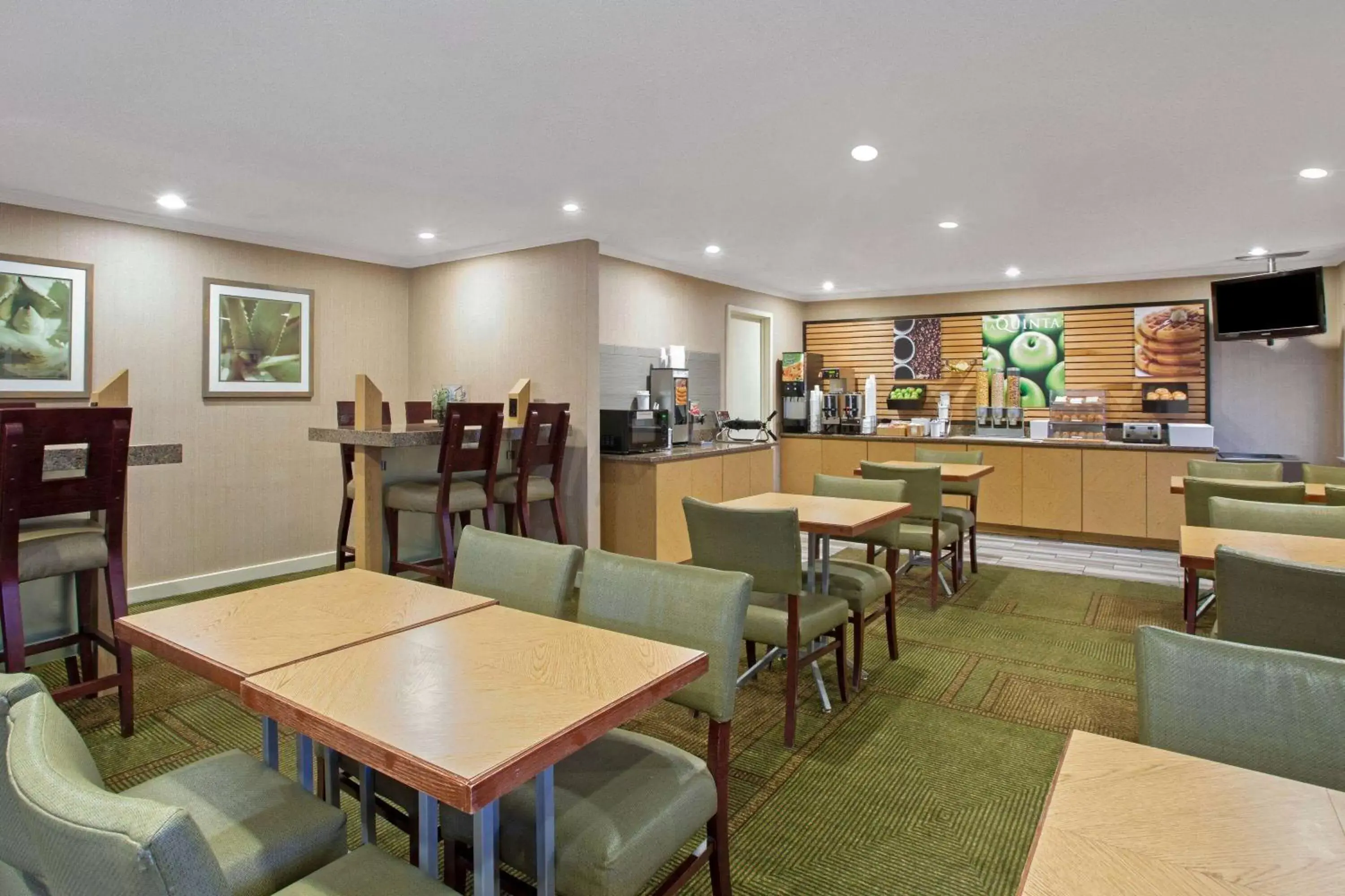Restaurant/places to eat in La Quinta Inn by Wyndham Auburn Worcester Restaurant/places to eat in La Quinta Inn by Wyndham Auburn Worcester