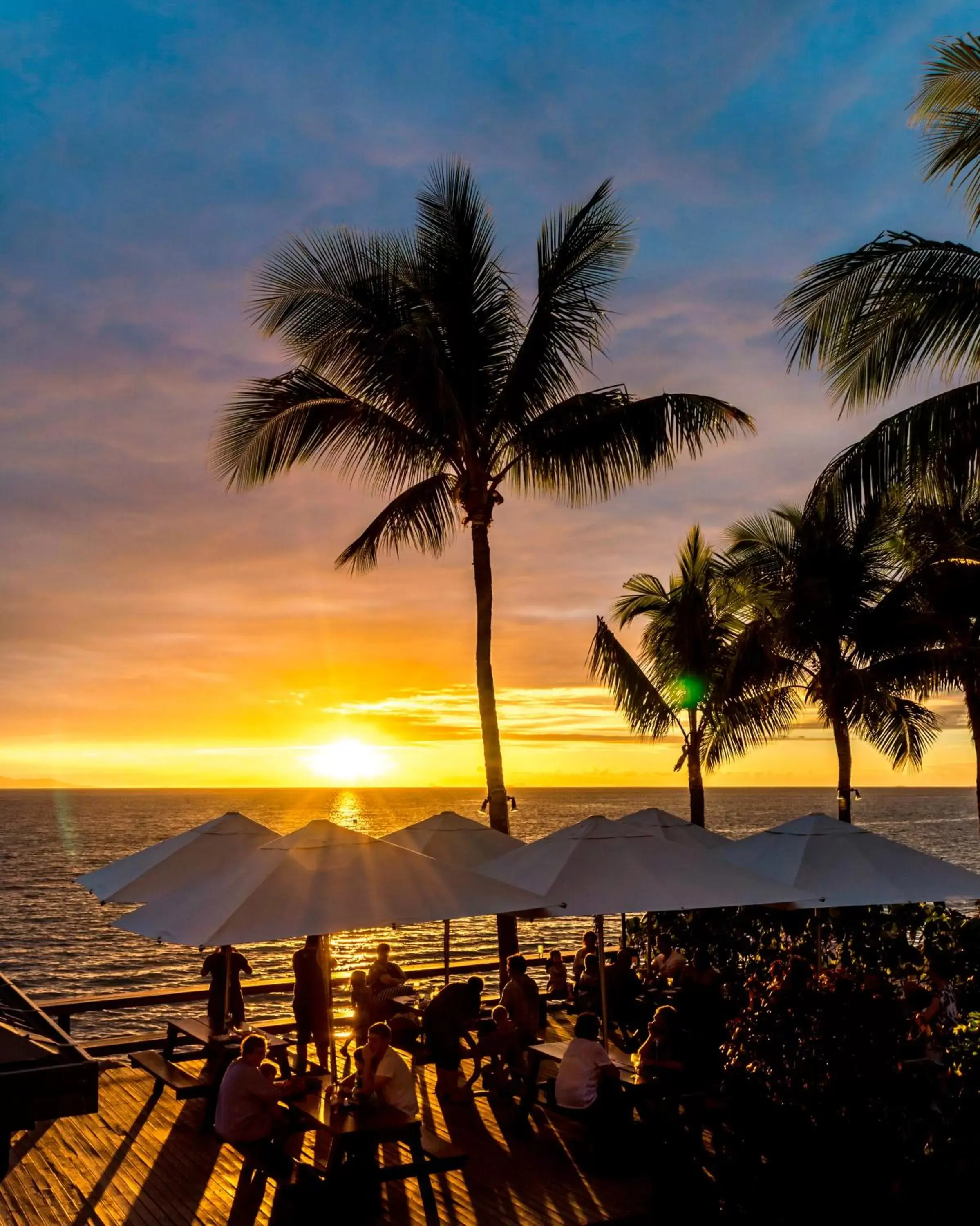 Restaurant/places to eat, Sunrise/Sunset in Radisson Blu Resort Fiji