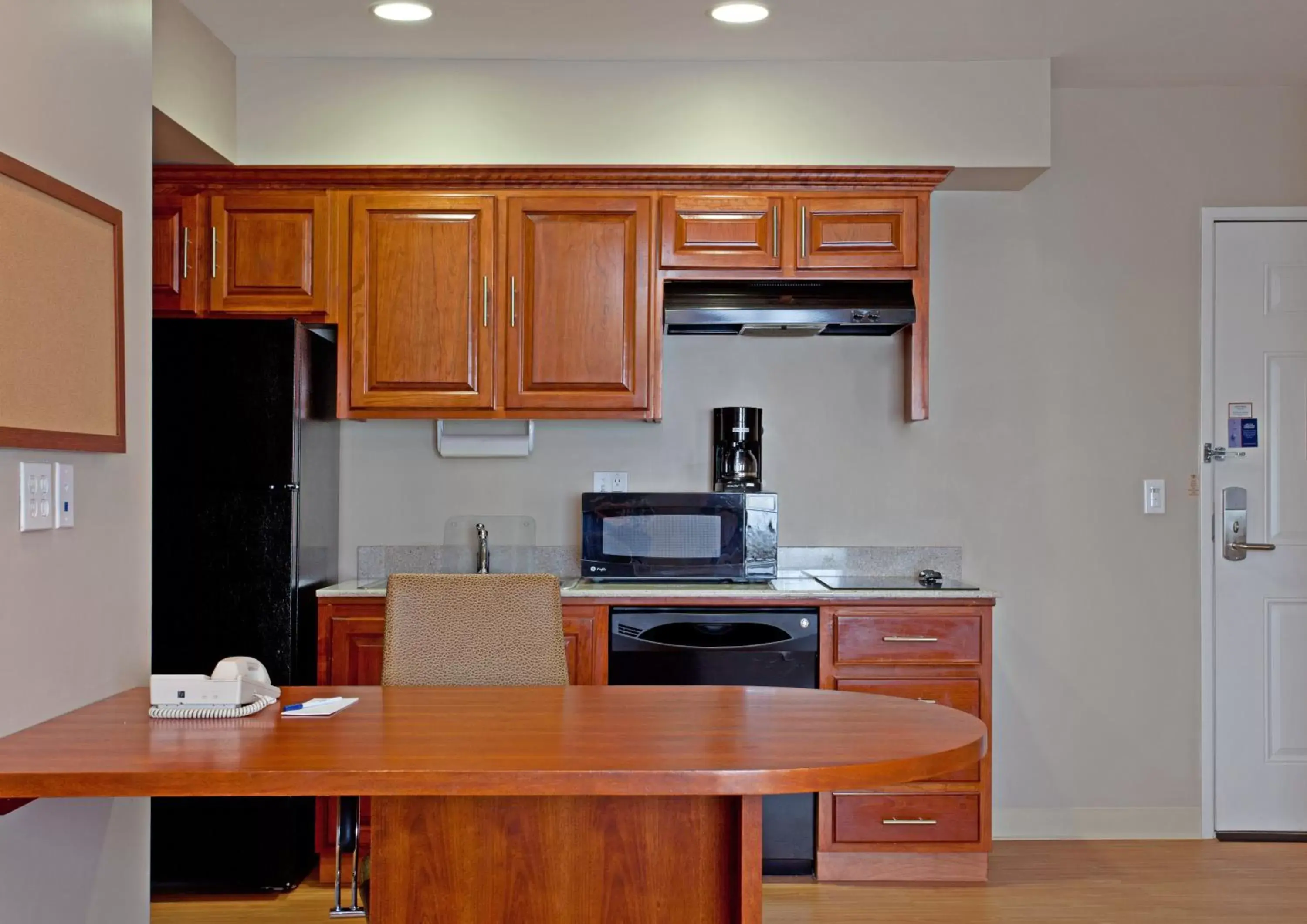 Photo of the whole room, Kitchen/Kitchenette in Candlewood Suites LAX Hawthorne, an IHG Hotel