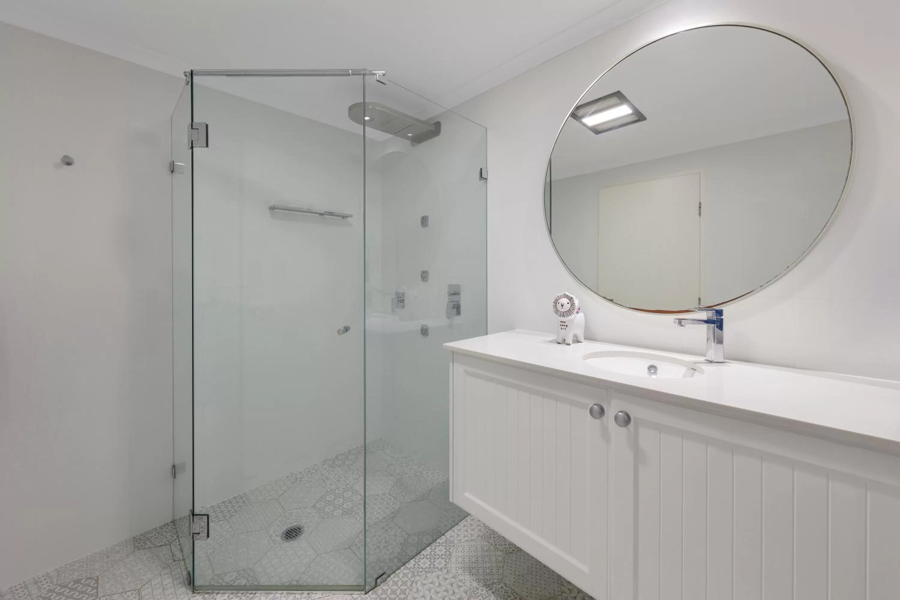 Shower in Ramada Resort by Wyndham Shoal Bay
