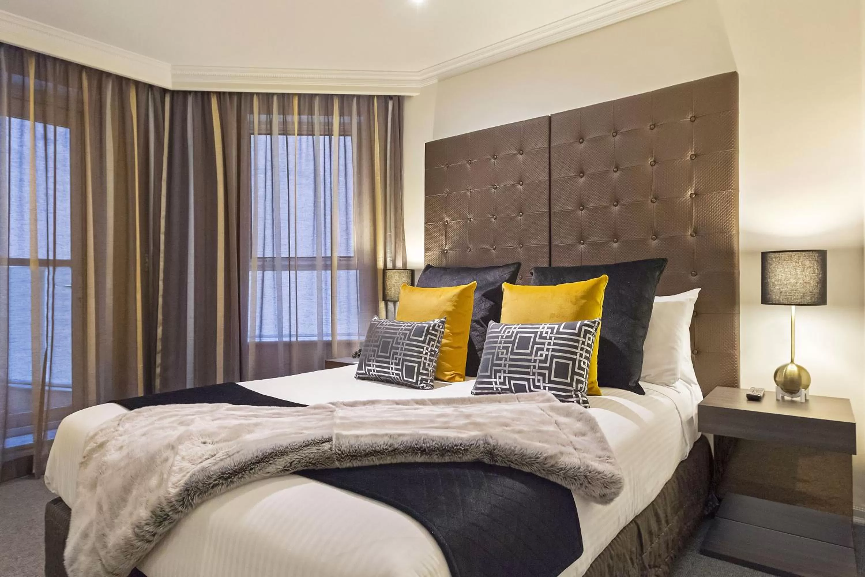 Bedroom, Bed in Mantra 2 Bond Street