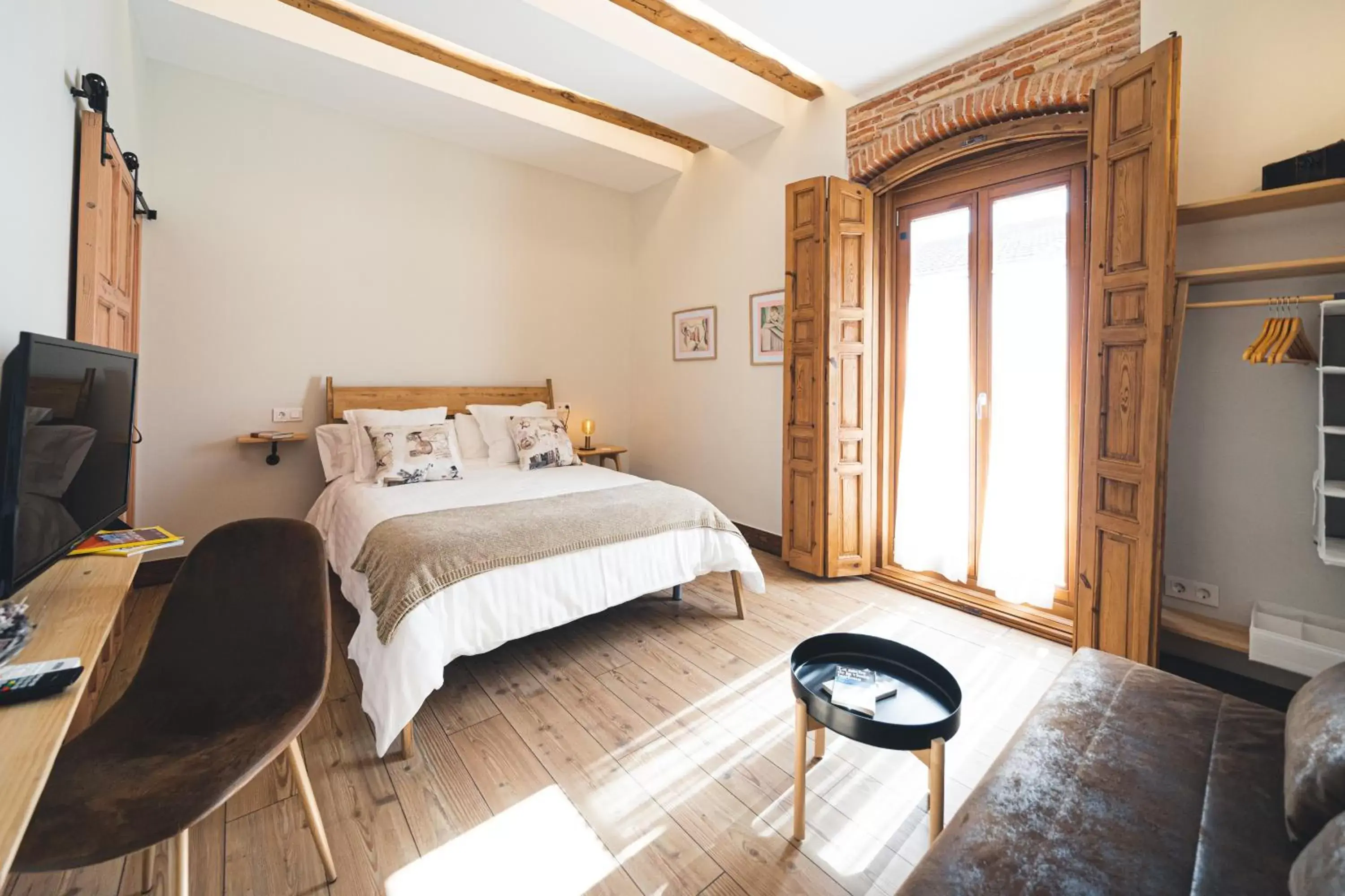 Photo of the whole room, Bed in La Casa del Médico Hostería Rural