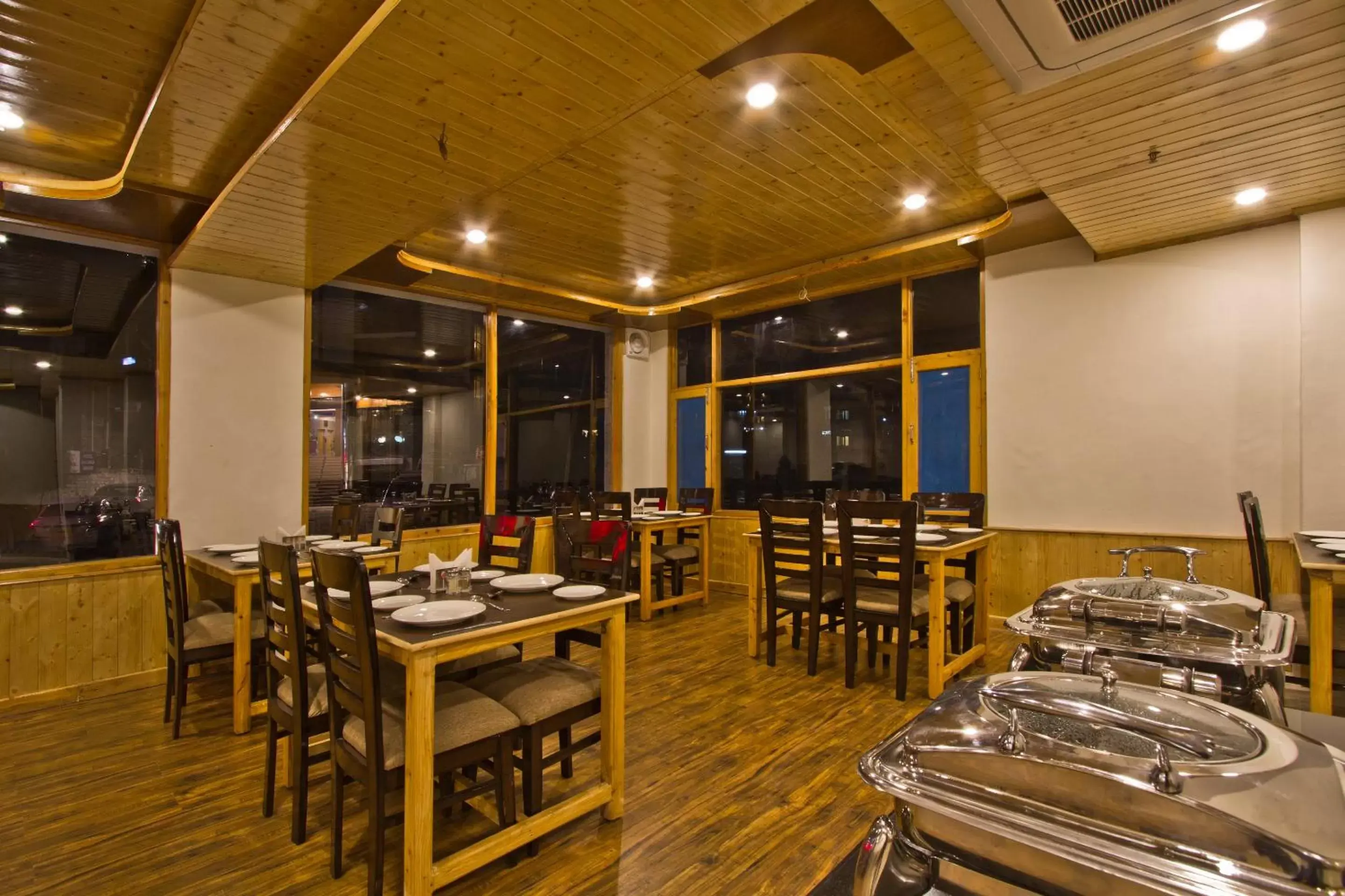 Dining area, Restaurant/Places to Eat in Sarthak Regency ,Rangri ,Manali