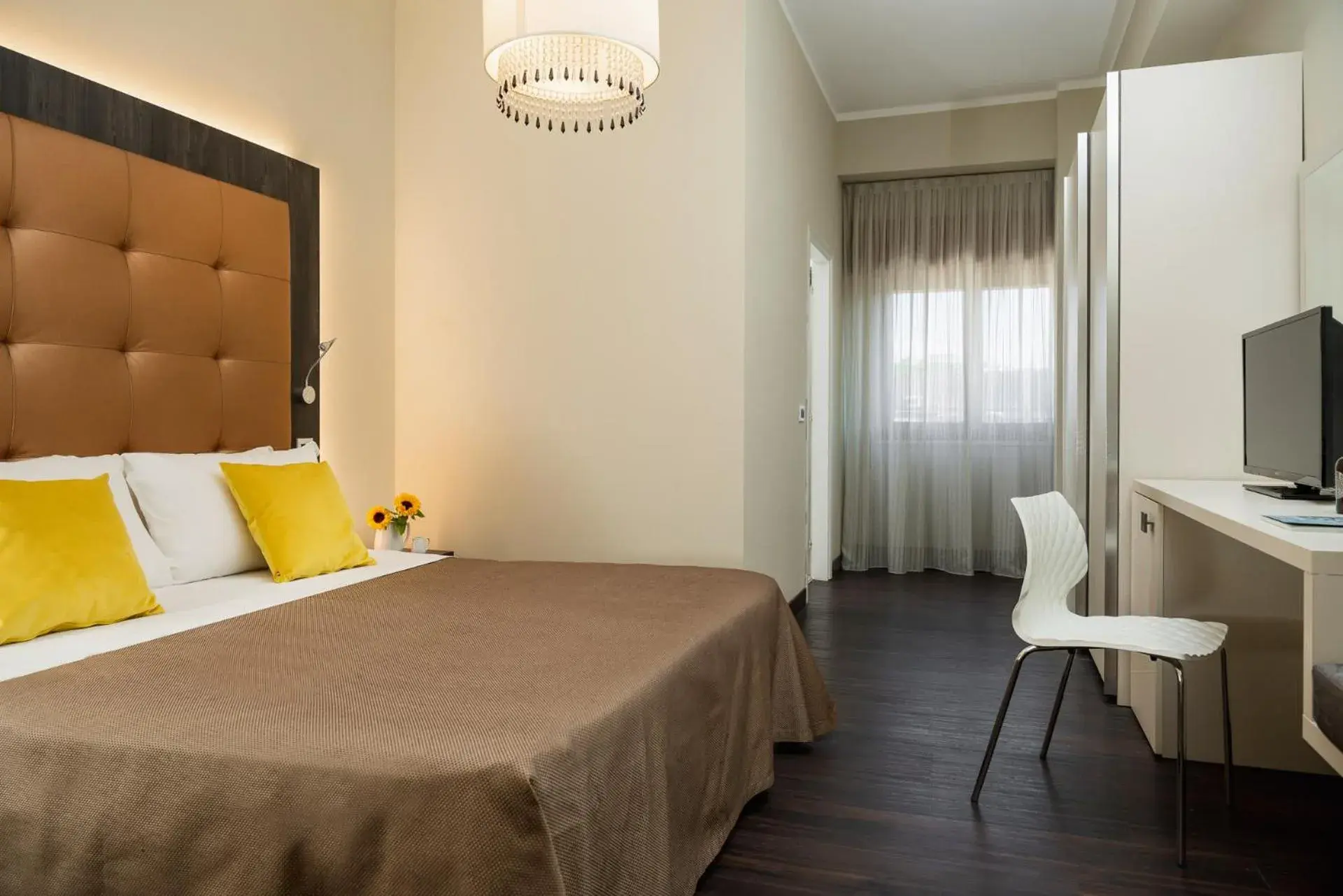 Photo of the whole room, Bed in Hotel Lalla & Villa Orly Beauty & Relax