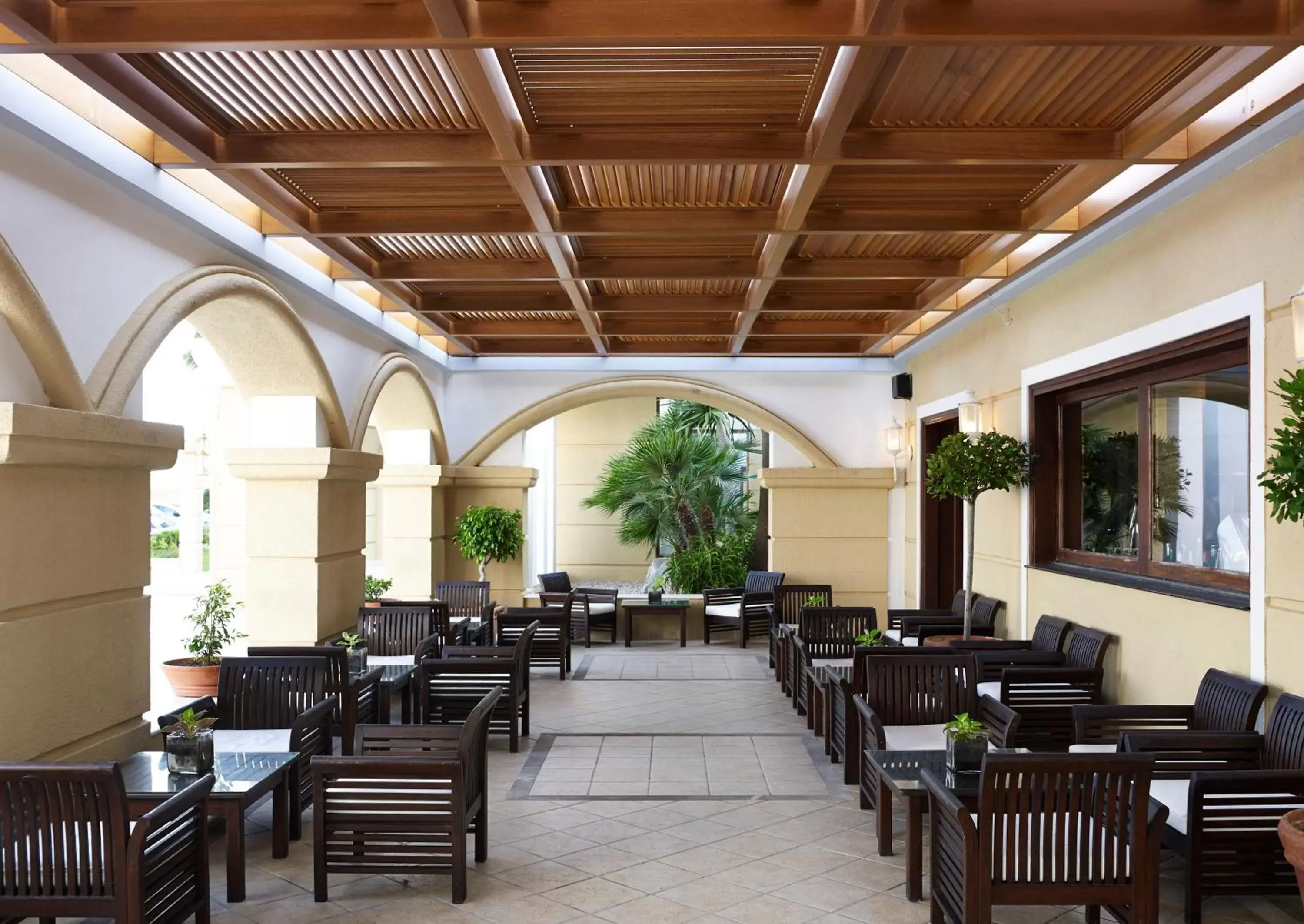 Lounge or bar, Restaurant/Places to Eat in Mitsis Grand Hotel Beach Hotel