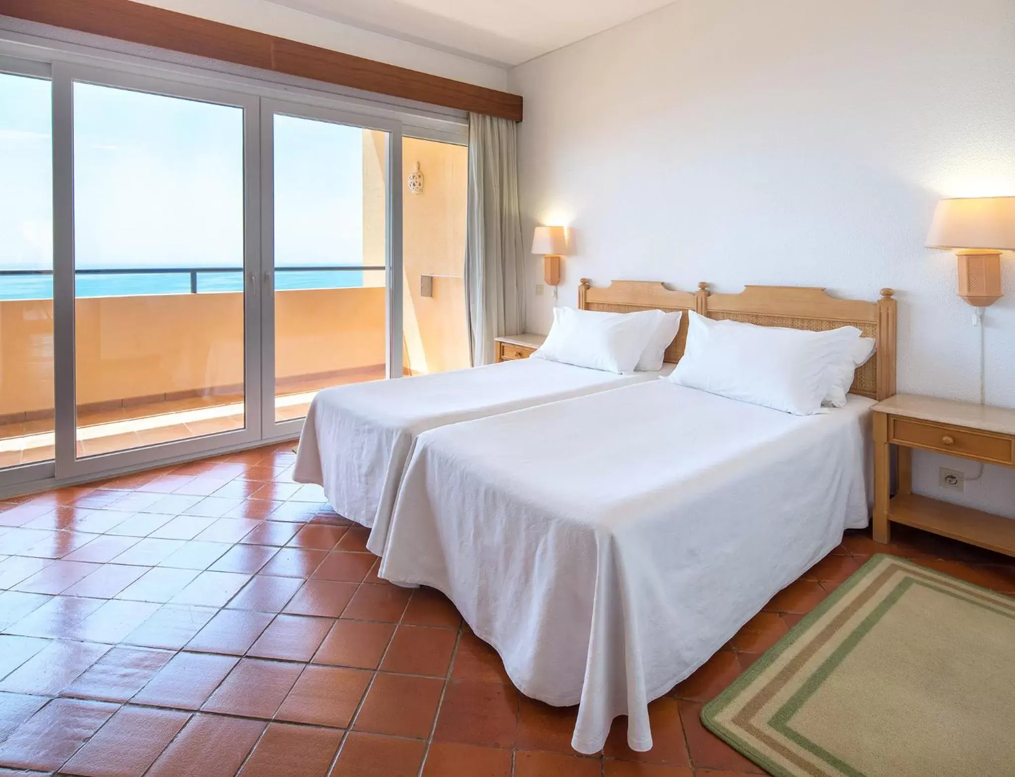 One-Bedroom Apartment with Sea View in Dom Pedro Lagos