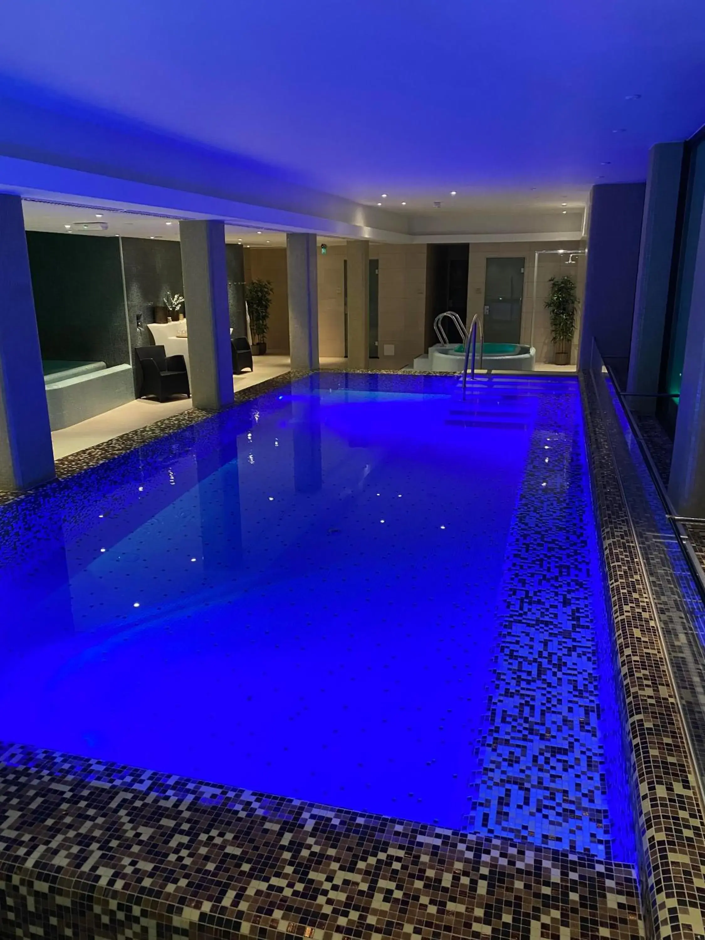 Spa and wellness centre/facilities, Swimming Pool in Quality Hotel Strand Gjøvik