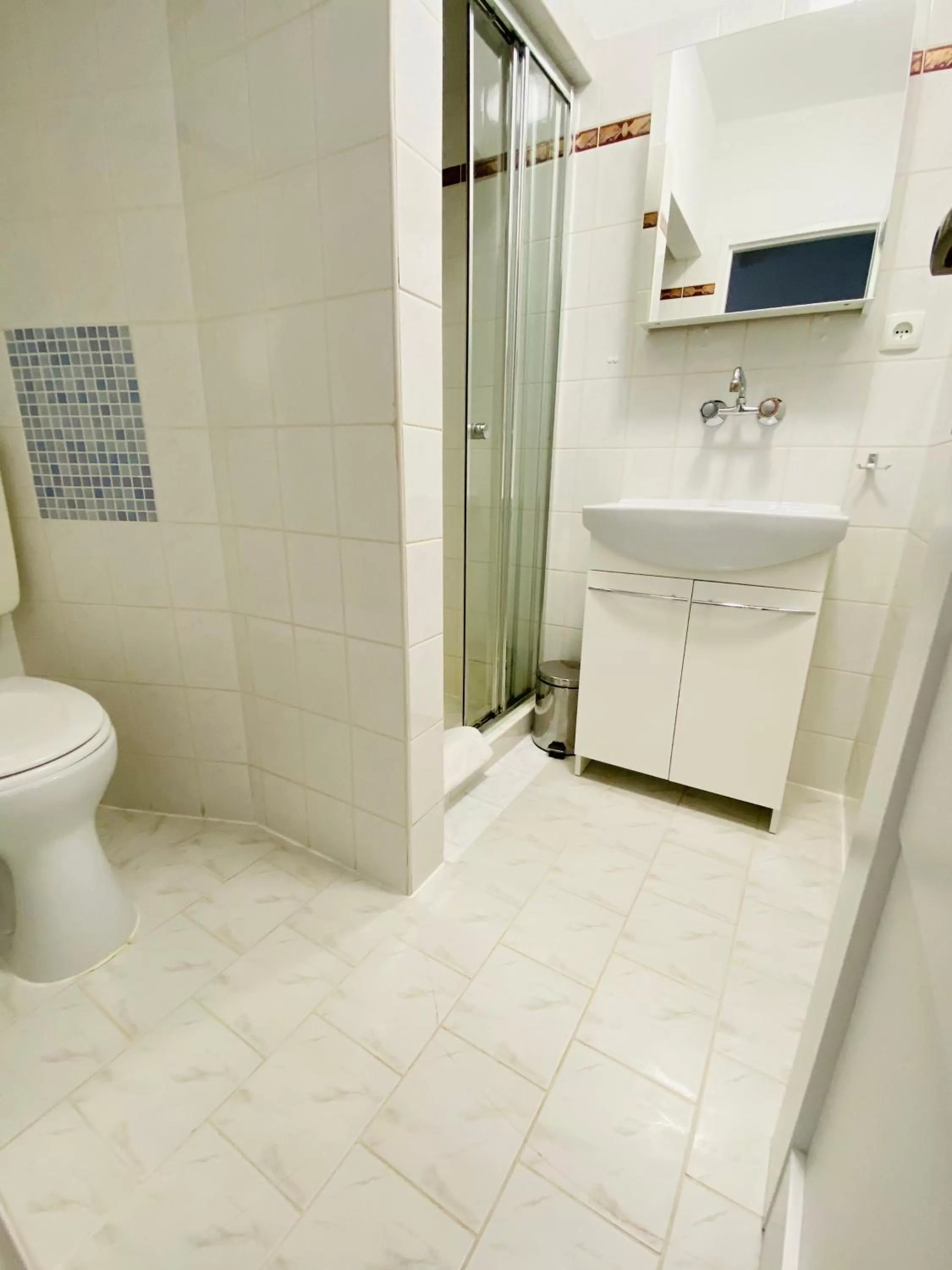 Bathroom in Hotel Kolorowa