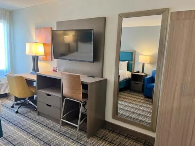TV and multimedia in MainStay Suites Horsham - Philadelphia
