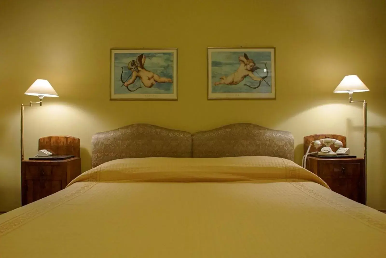 Bed in Hotel Locanda Mel