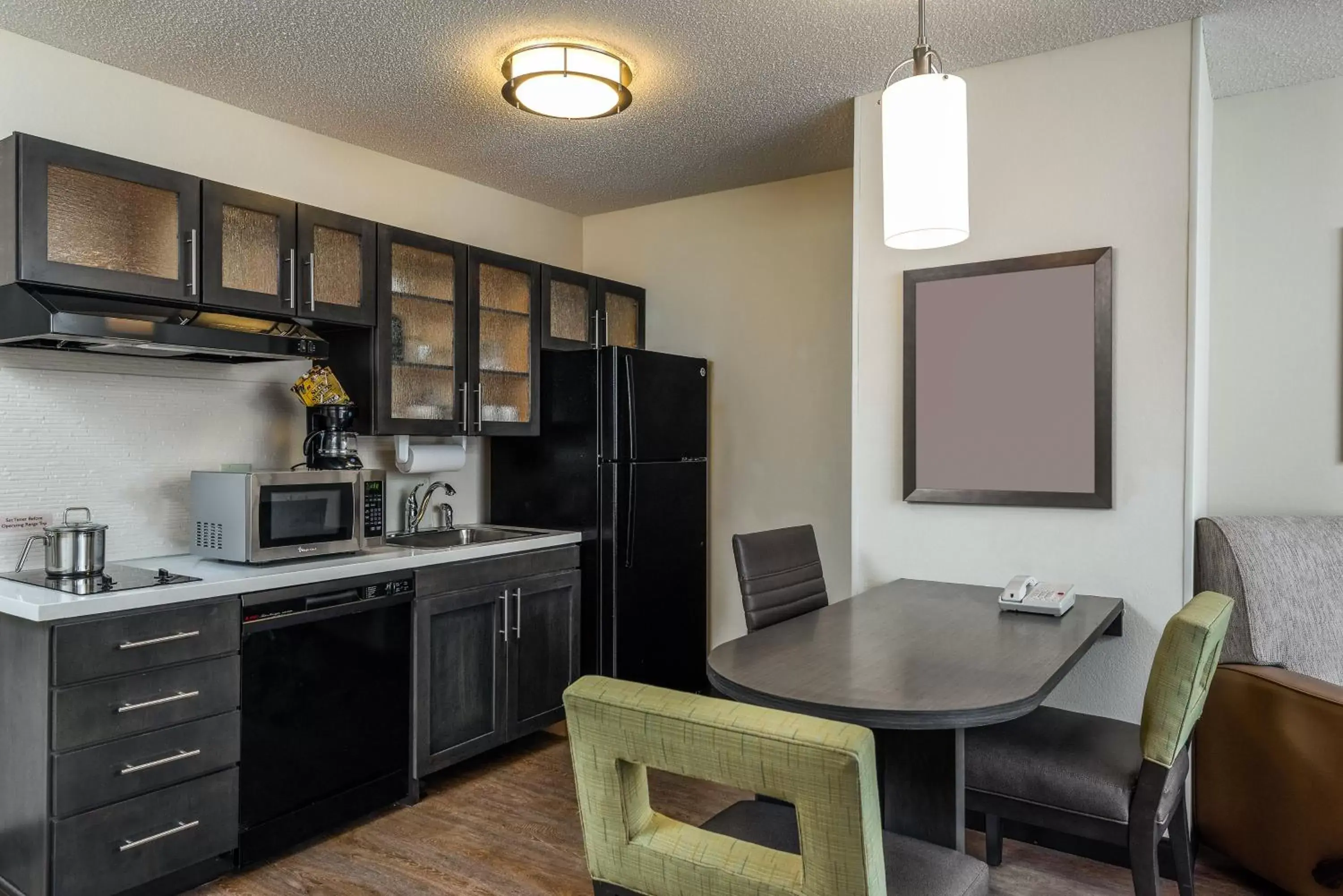 Photo of the whole room, Kitchen/Kitchenette in Candlewood Suites Richmond West End Short Pump, an IHG Hotel