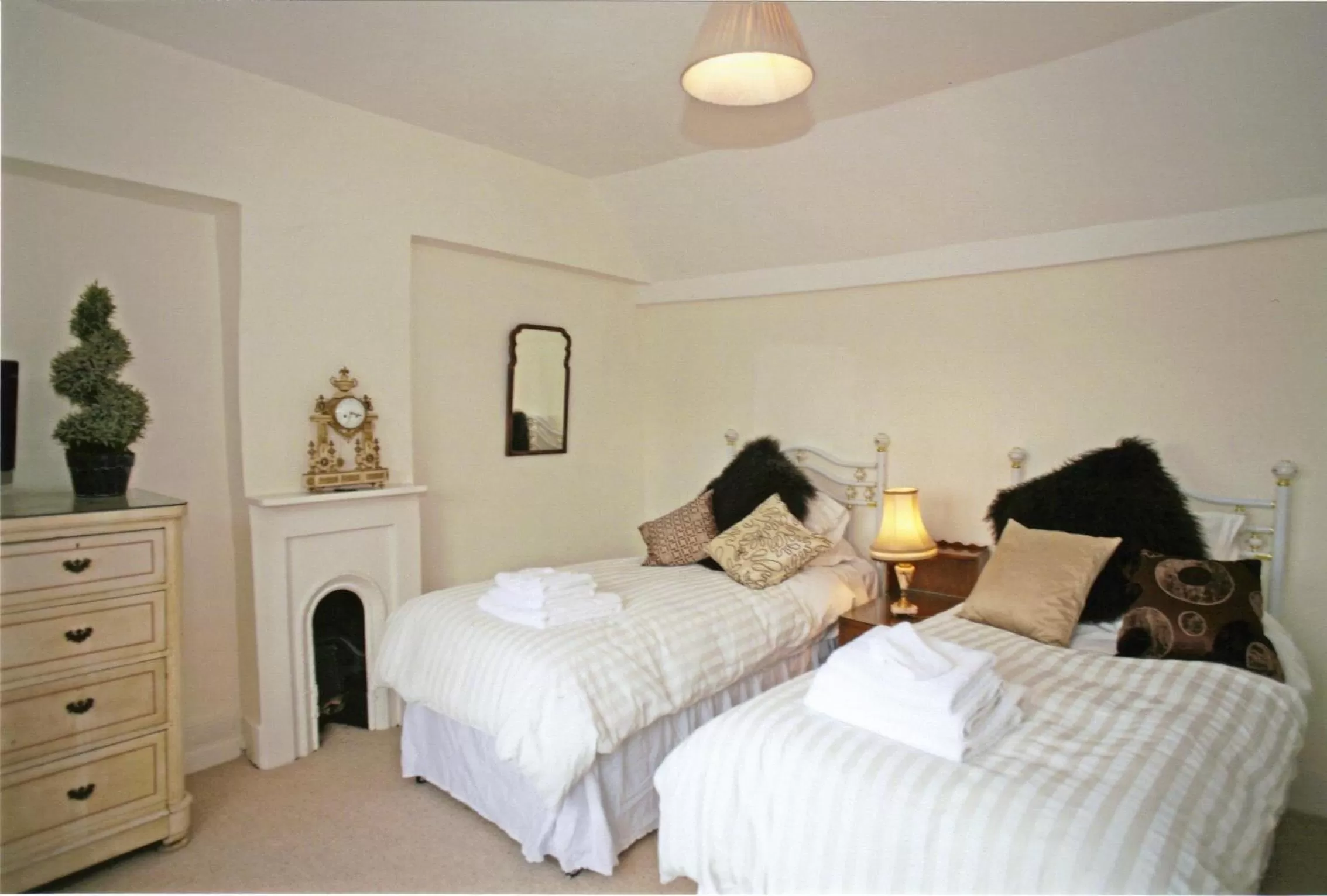 Bed in West End Lodge