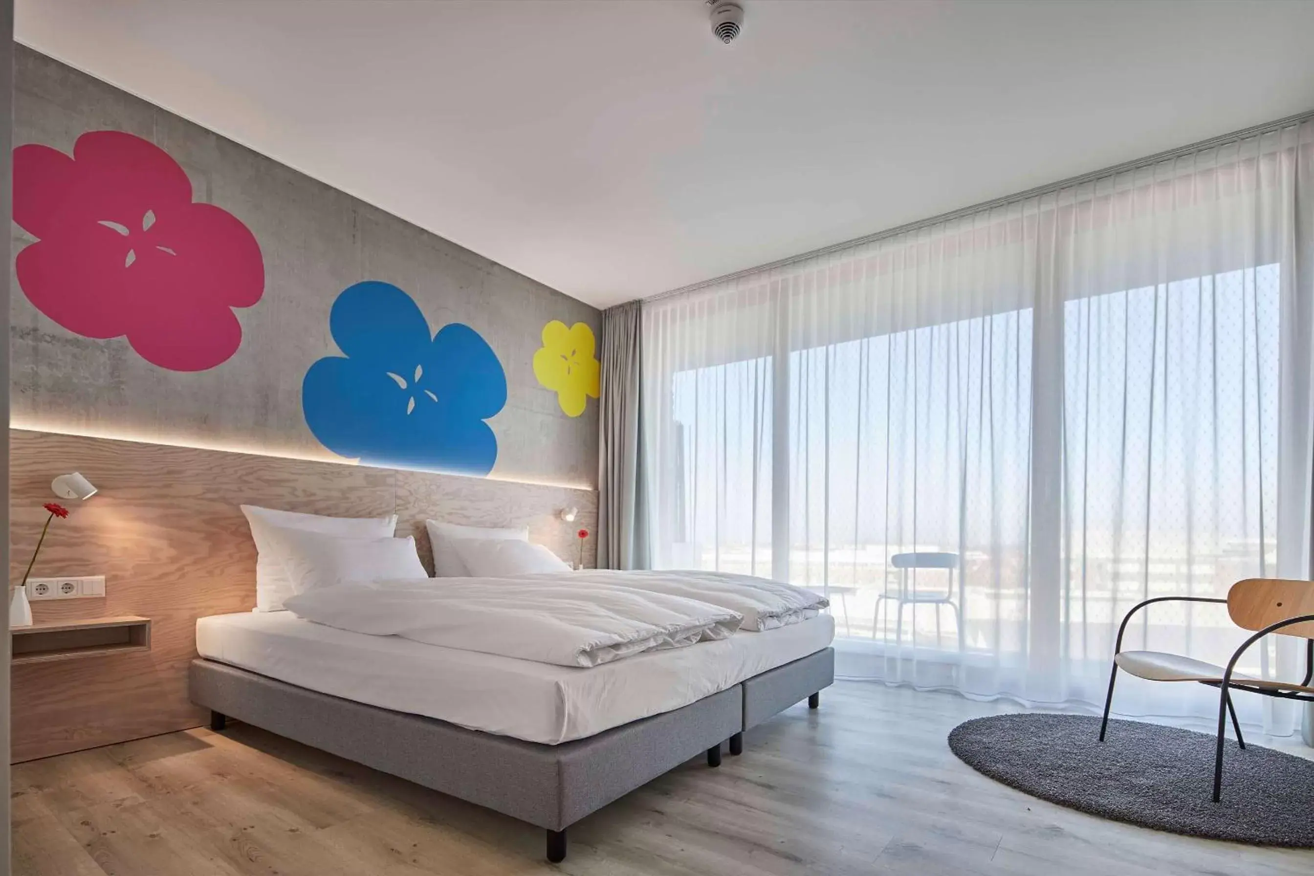 Photo of the whole room, Bed in Flowers Hotel Essen