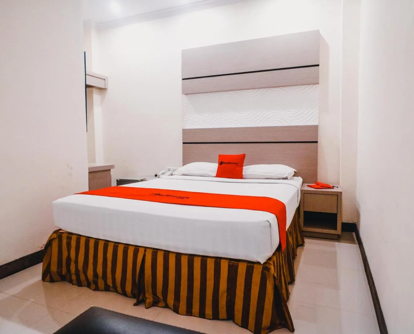 Double Room in Reddoorz Plus near Makassar Town Square